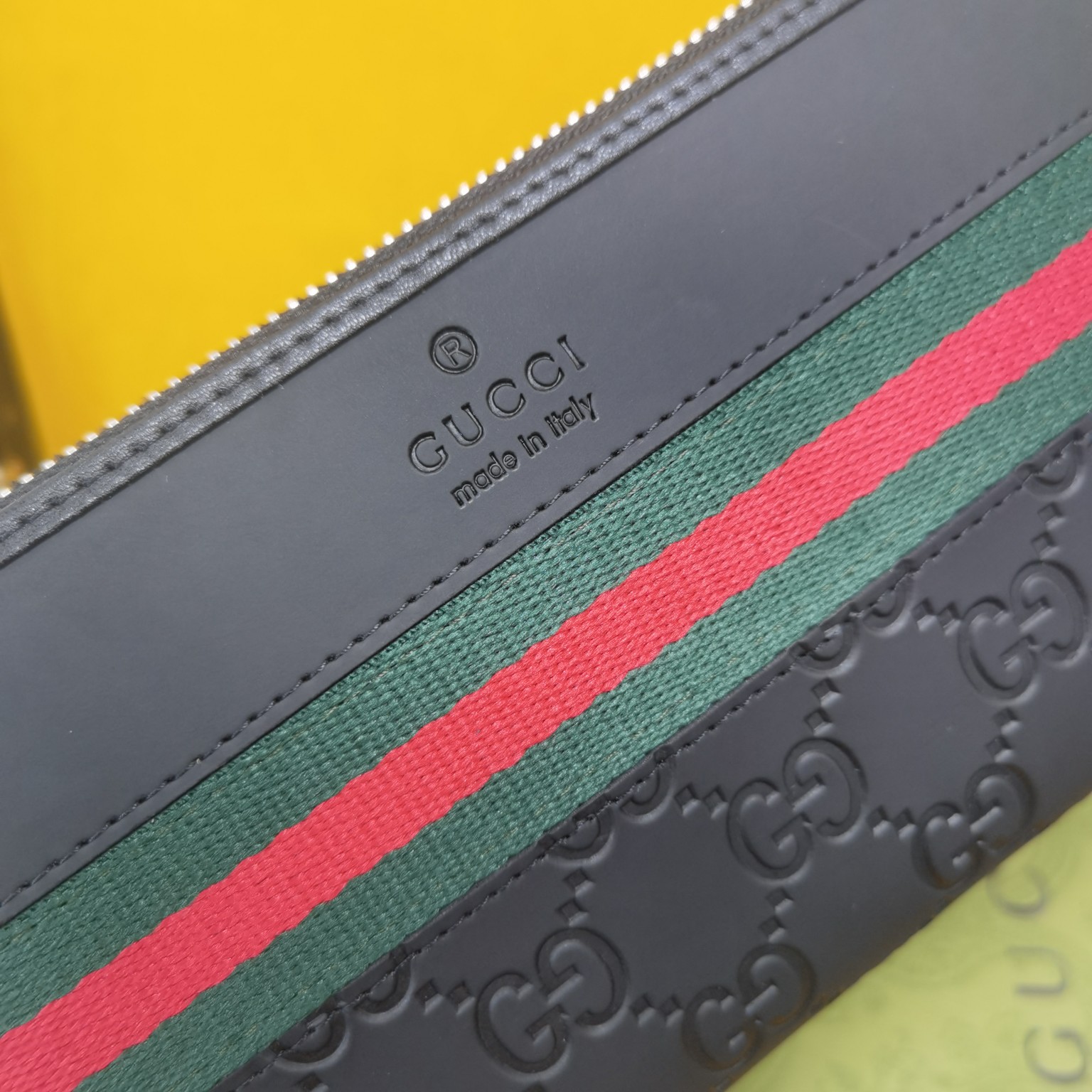 [TOP] GUCCI Men's Wallet - Black