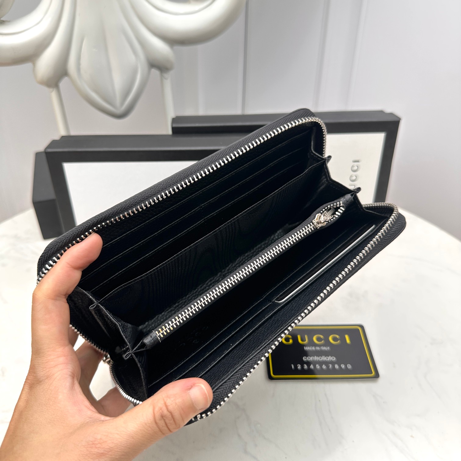 [TOP] GUCCI Men's Wallet - Black