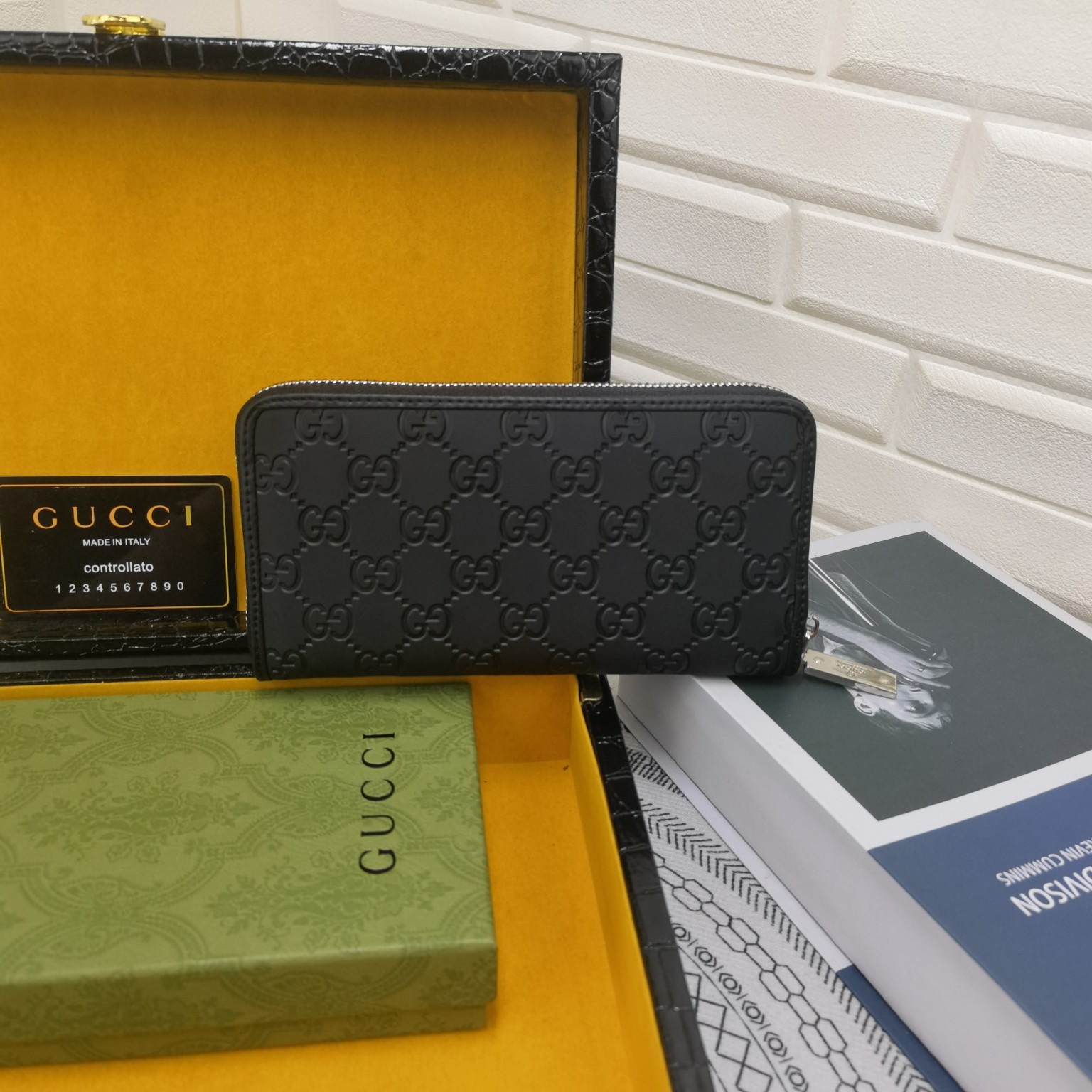 [TOP] GUCCI Men's Wallet - Black