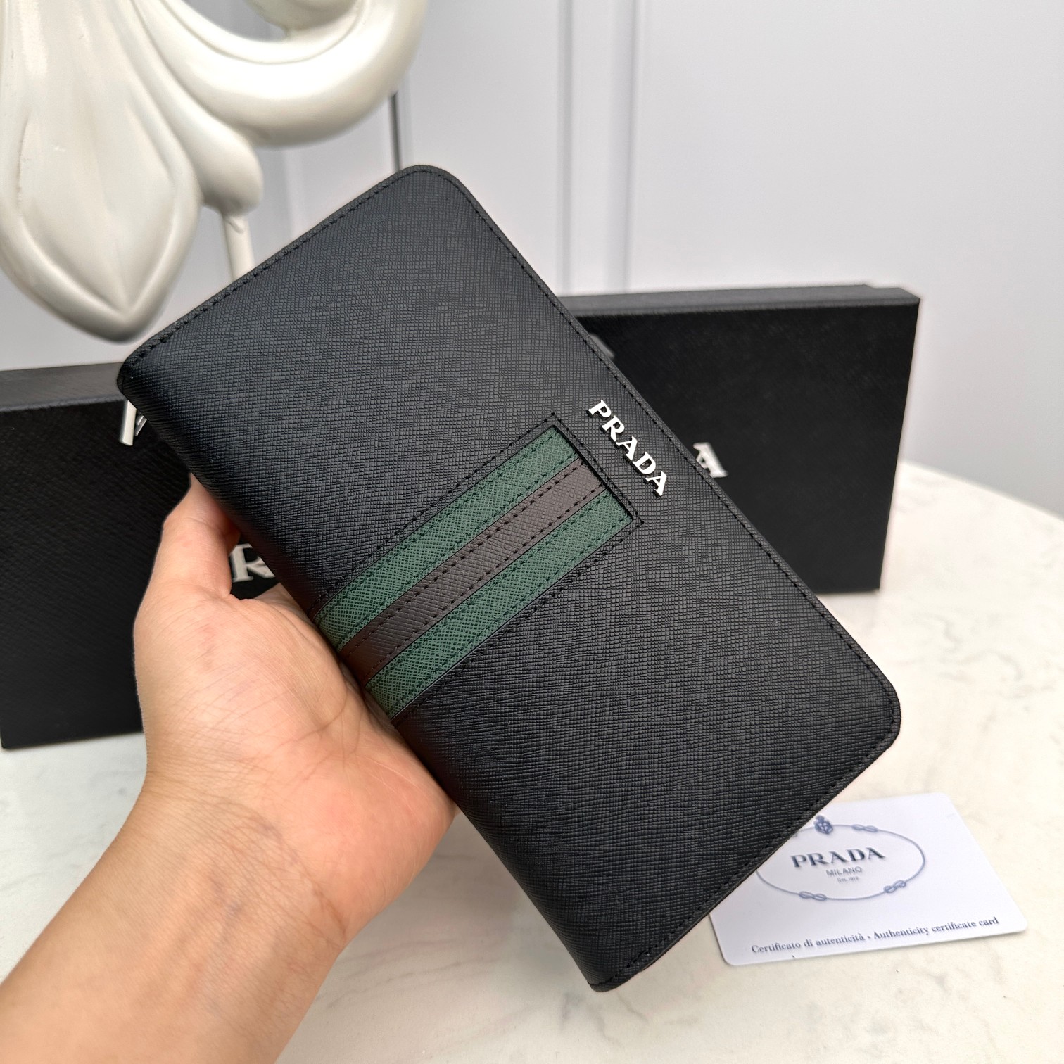 [TOP] PRADA Men's Wallet - Black