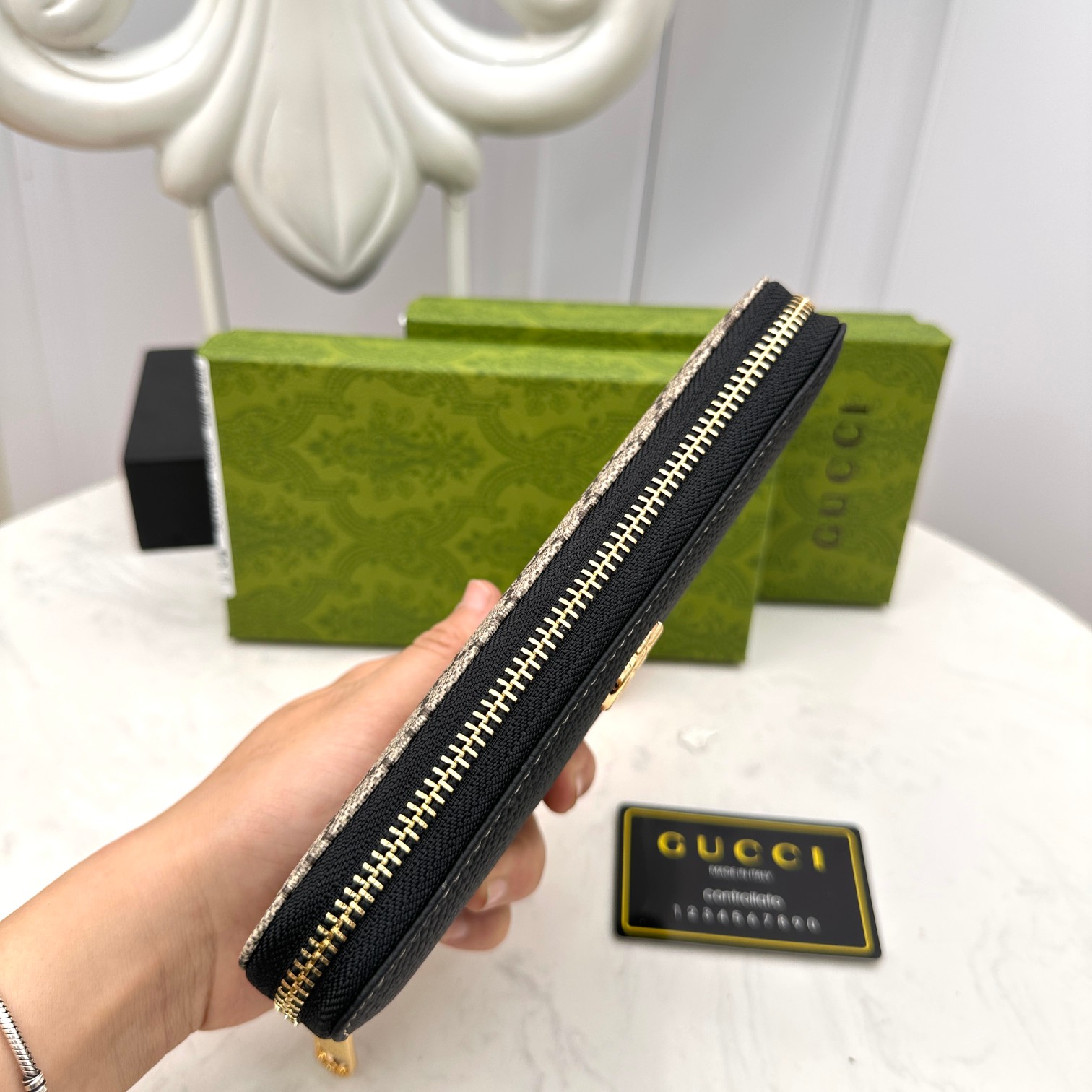 [TOP] GUCCI Men's Wallet - Black