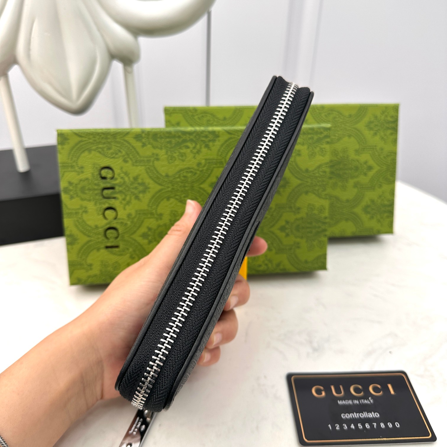[TOP] GUCCI Men's Wallet - Black