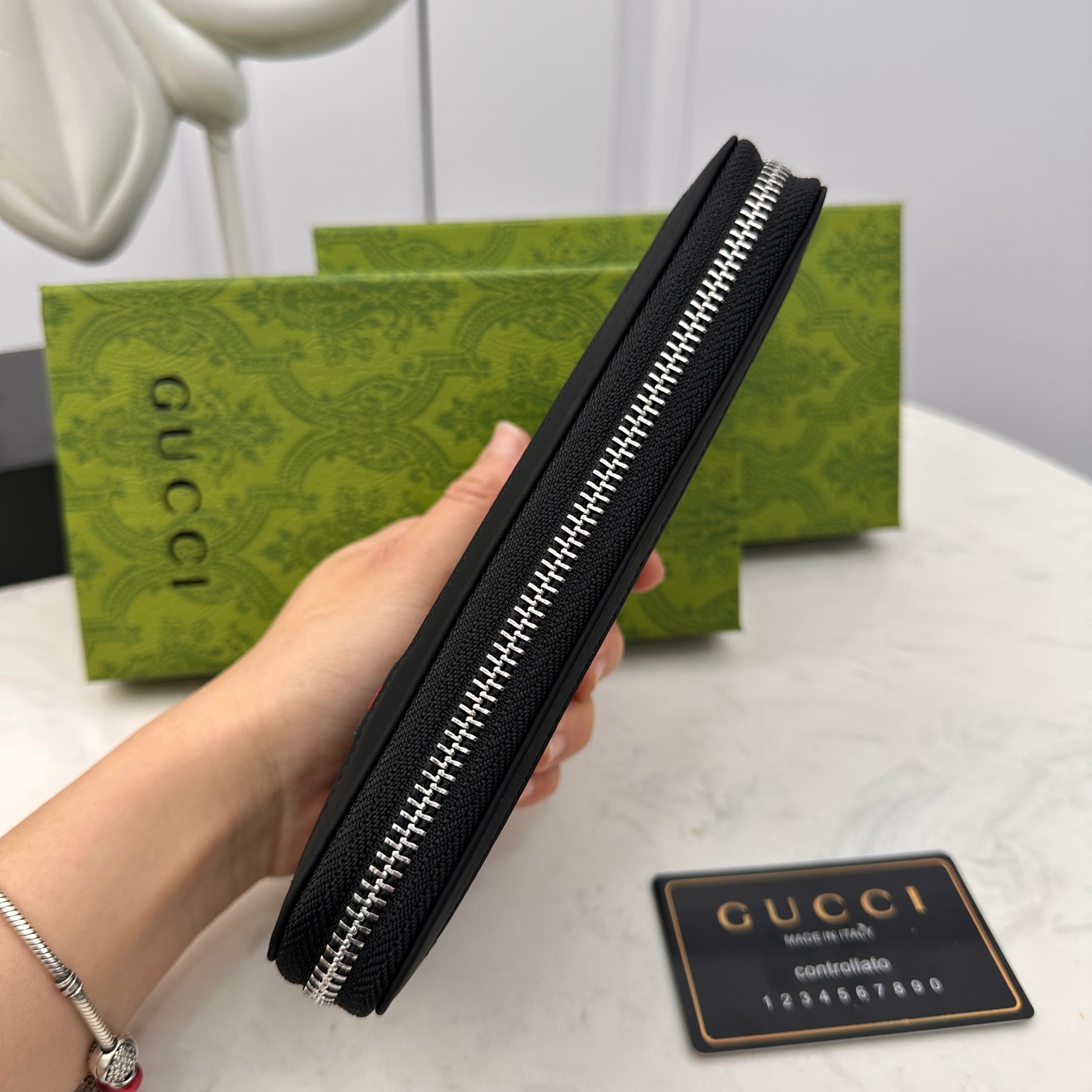 [TOP] GUCCI Men's Wallet - Black