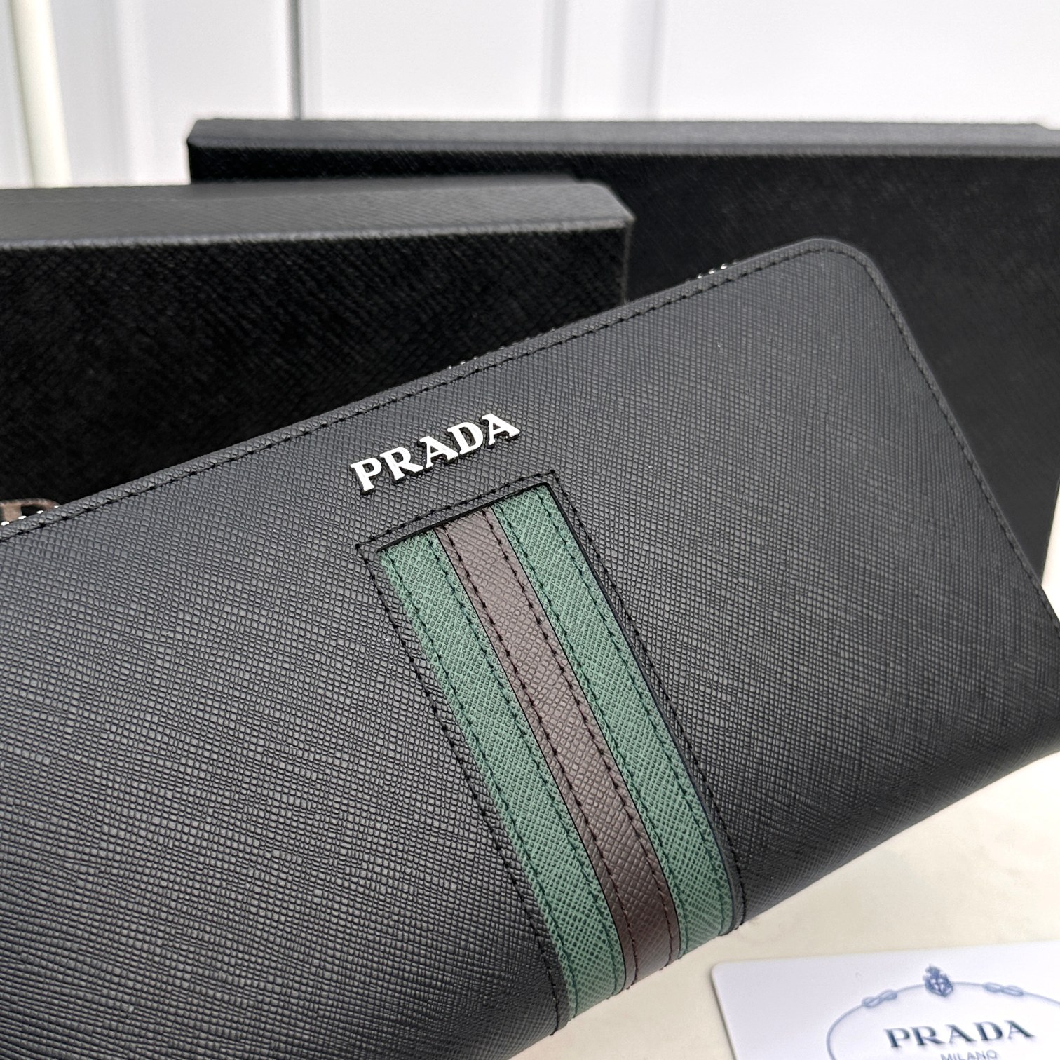 [TOP] PRADA Men's Wallet - Black