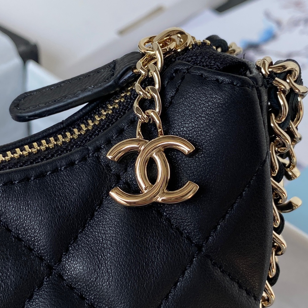 [TOP] CHANEL Moon Bag - GHW - Black