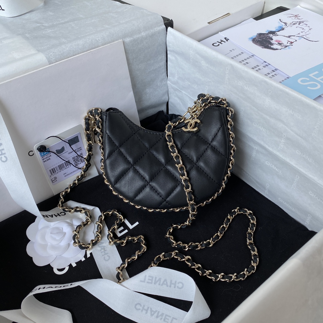 [TOP] CHANEL Moon Bag - GHW - Black
