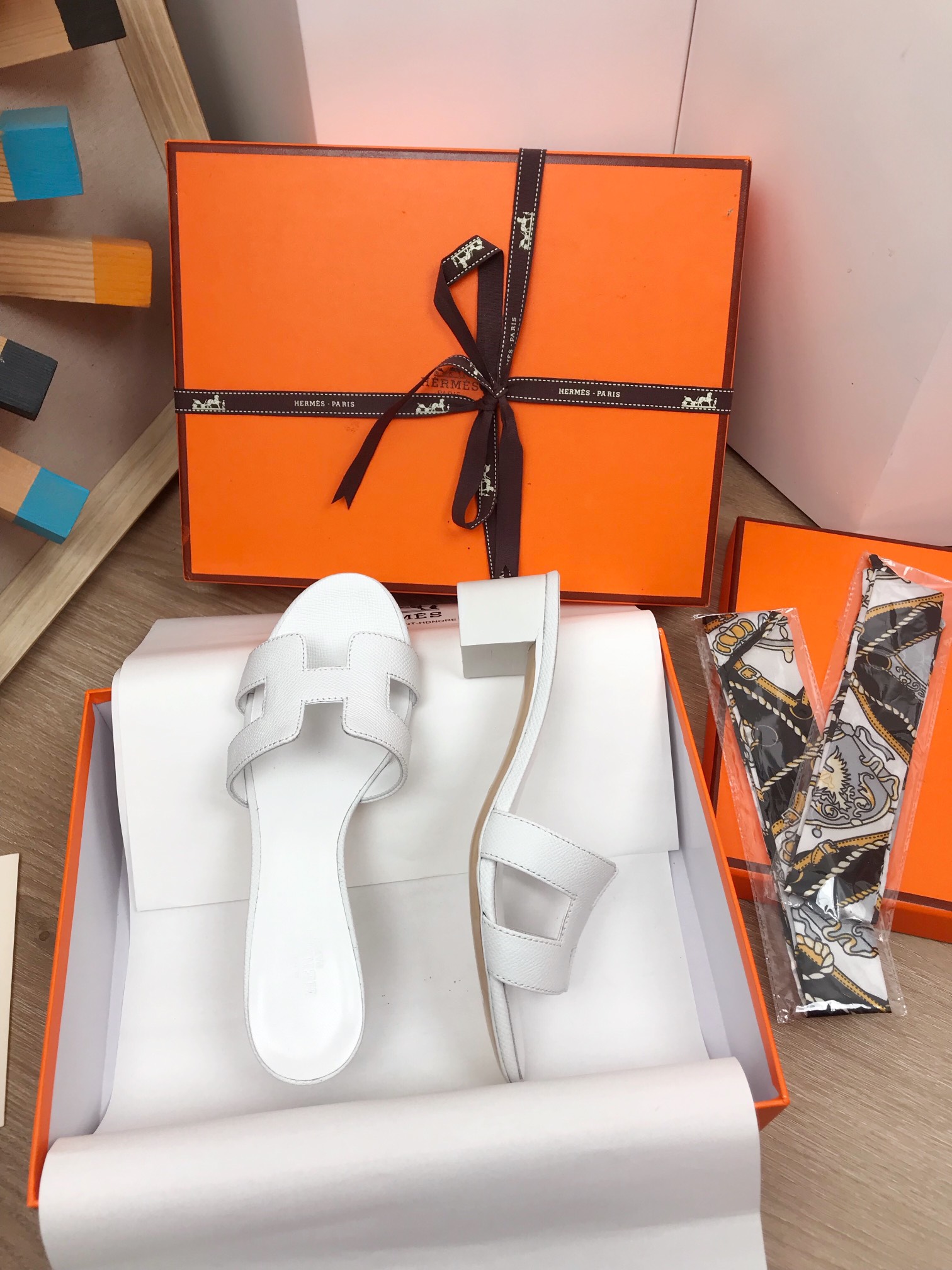 [TOP] HERMES Chunky Heel Slippers - 16 Color