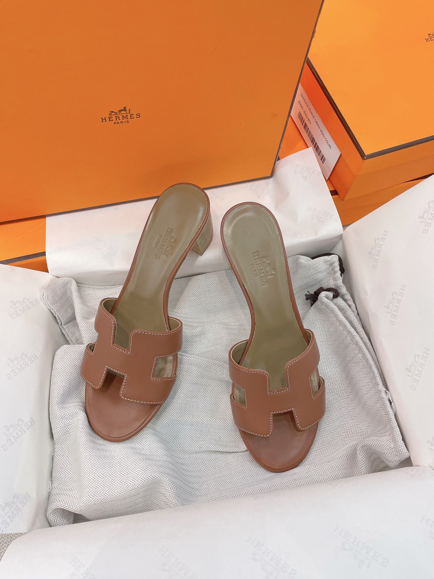 [TOP] HERMES Chunky Heel Slippers - 16 Color