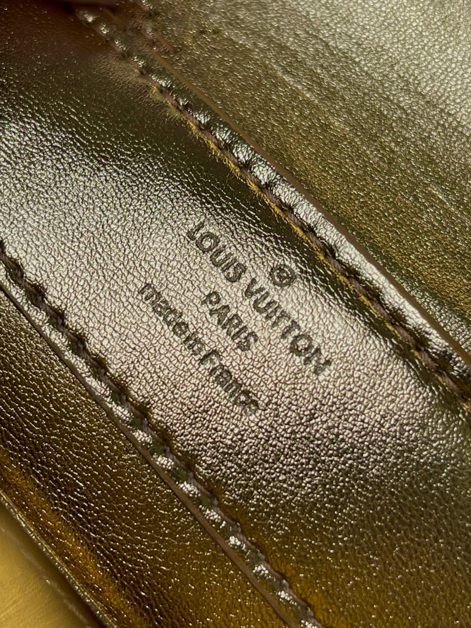 [TOP] Louis Vuitton LV Capucines Bag - Gold glossy with crocodile buckle