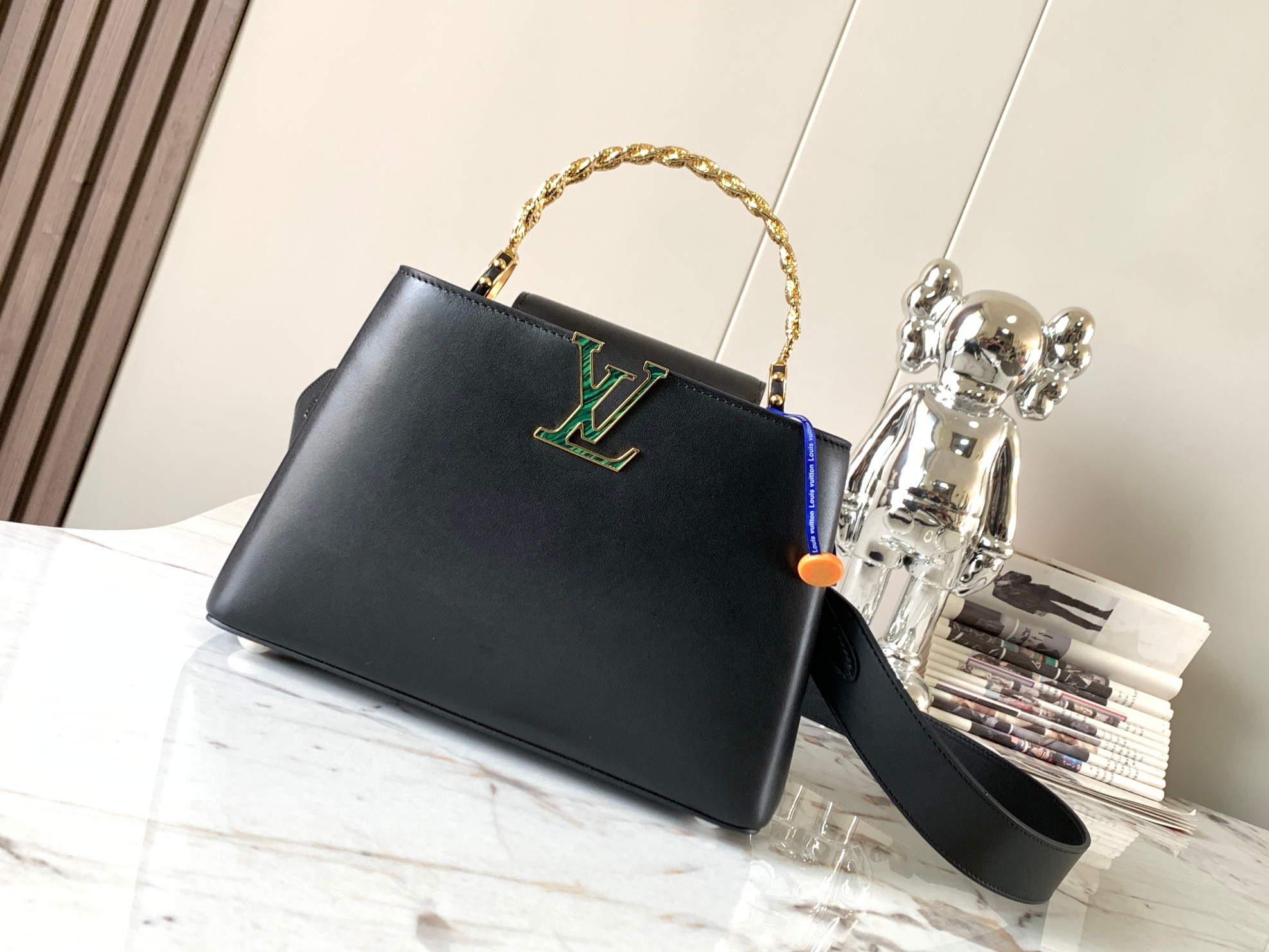 [TOP] Louis Vuitton LV Capucines Bag 27 *18 *9cm - Black with Green Shell Buckle