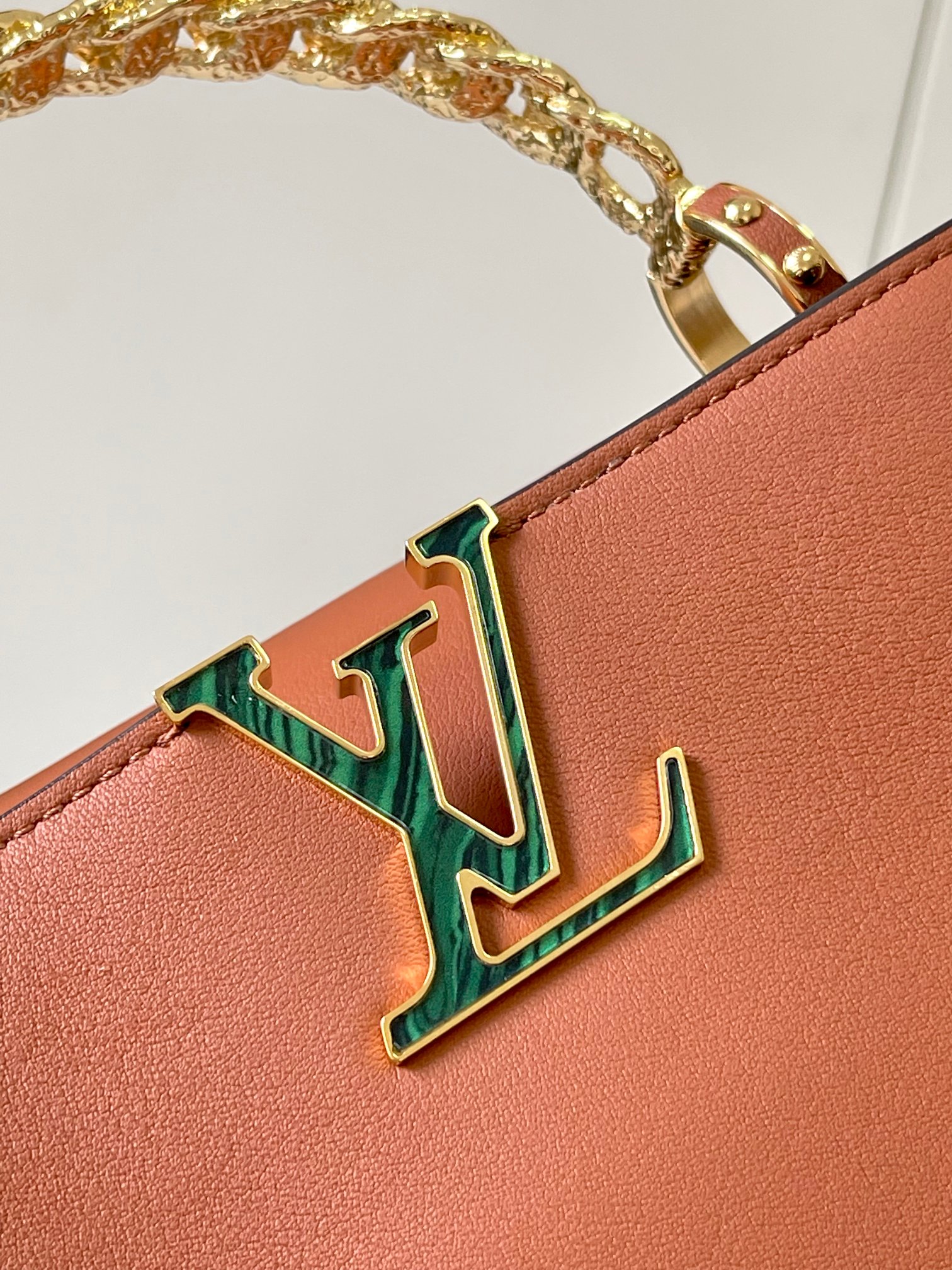 [TOP] Louis Vuitton LV Capucines Bag 27 *18 *9cm- Brown with Green Shell Buckle