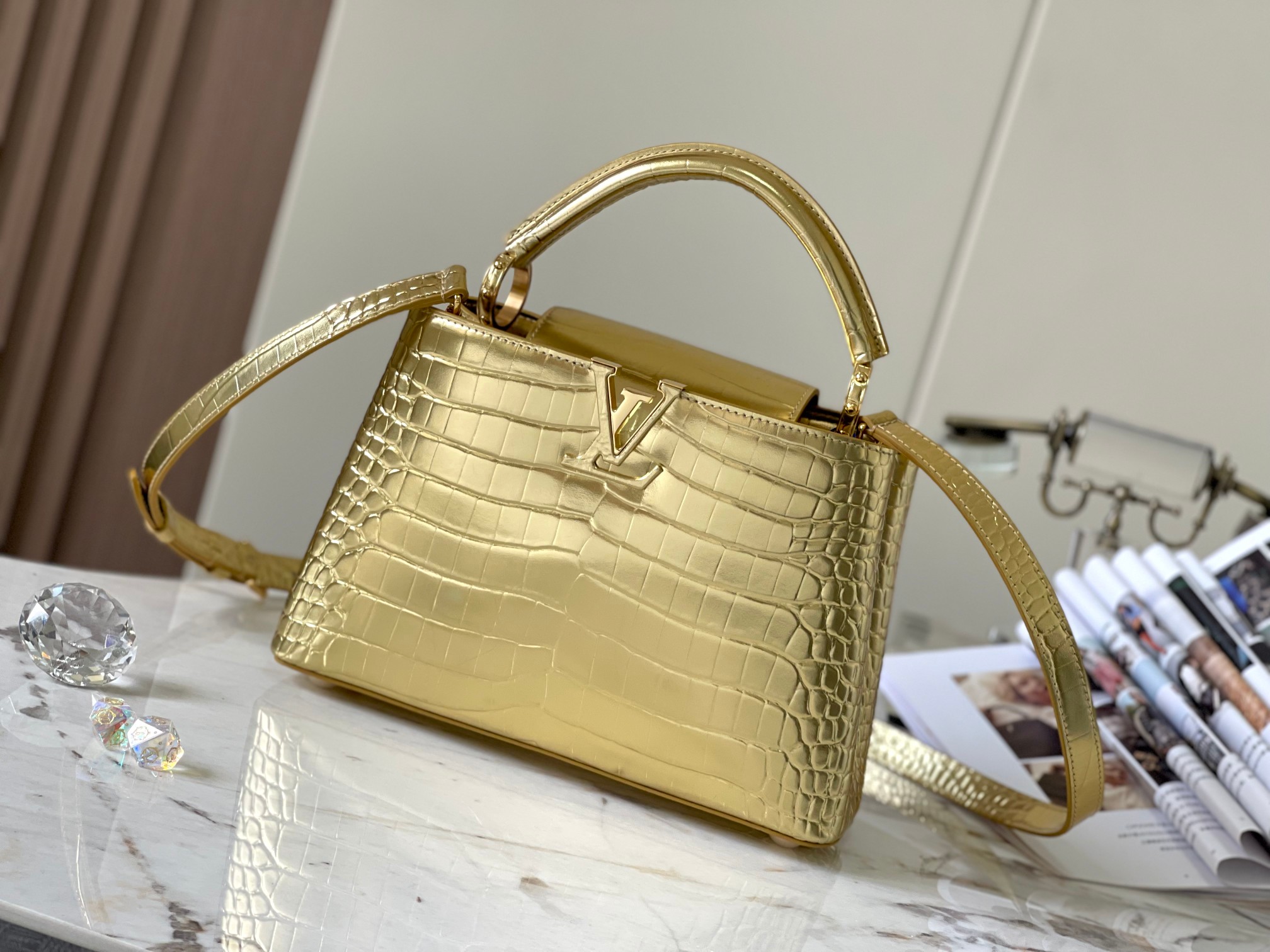 [TOP] Louis Vuitton LV Capucines Bag - Gold glossy with crocodile buckle