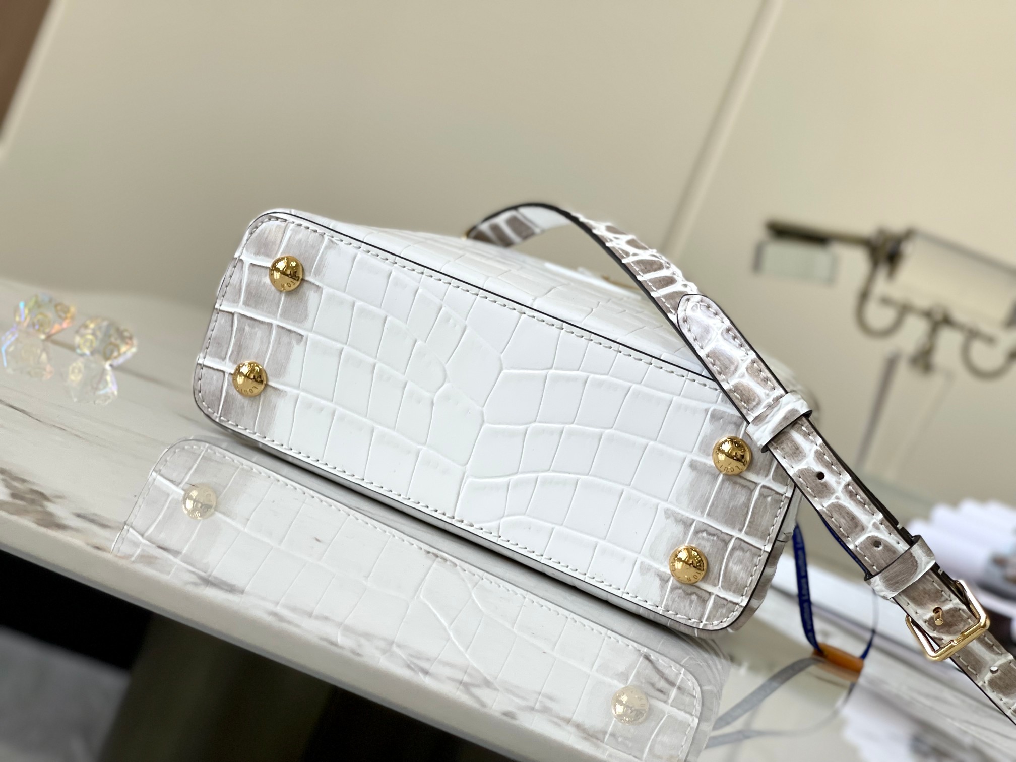 [TOP] Louis Vuitton LV Capucines Bag - Matte White with Himalayan Gold Buckle