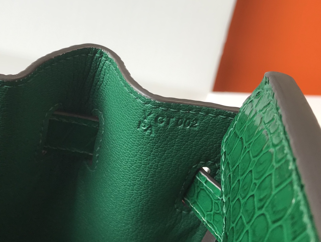 [TOP] HERMES Touch Birkin Leather 25/30 cm - Green & GHW