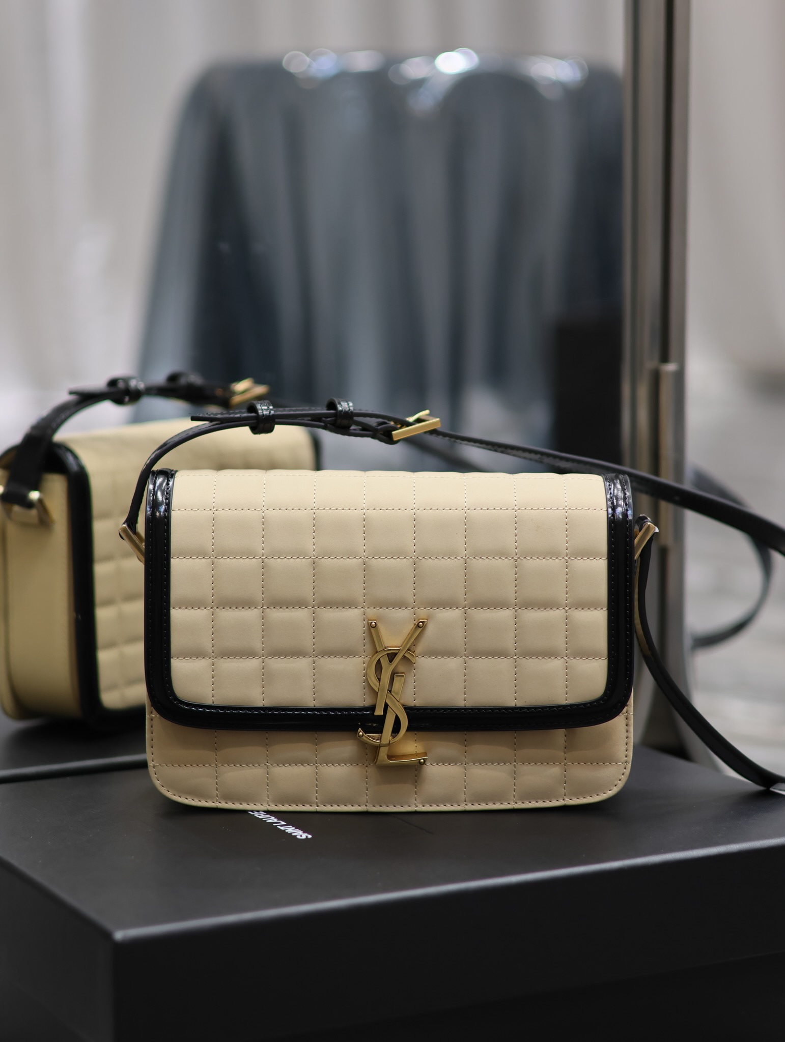 [TOP] Yves Saint Laurent YSL 𝑺𝑶𝑳𝑭𝑬𝑹𝑰𝑵𝑶 Handbag