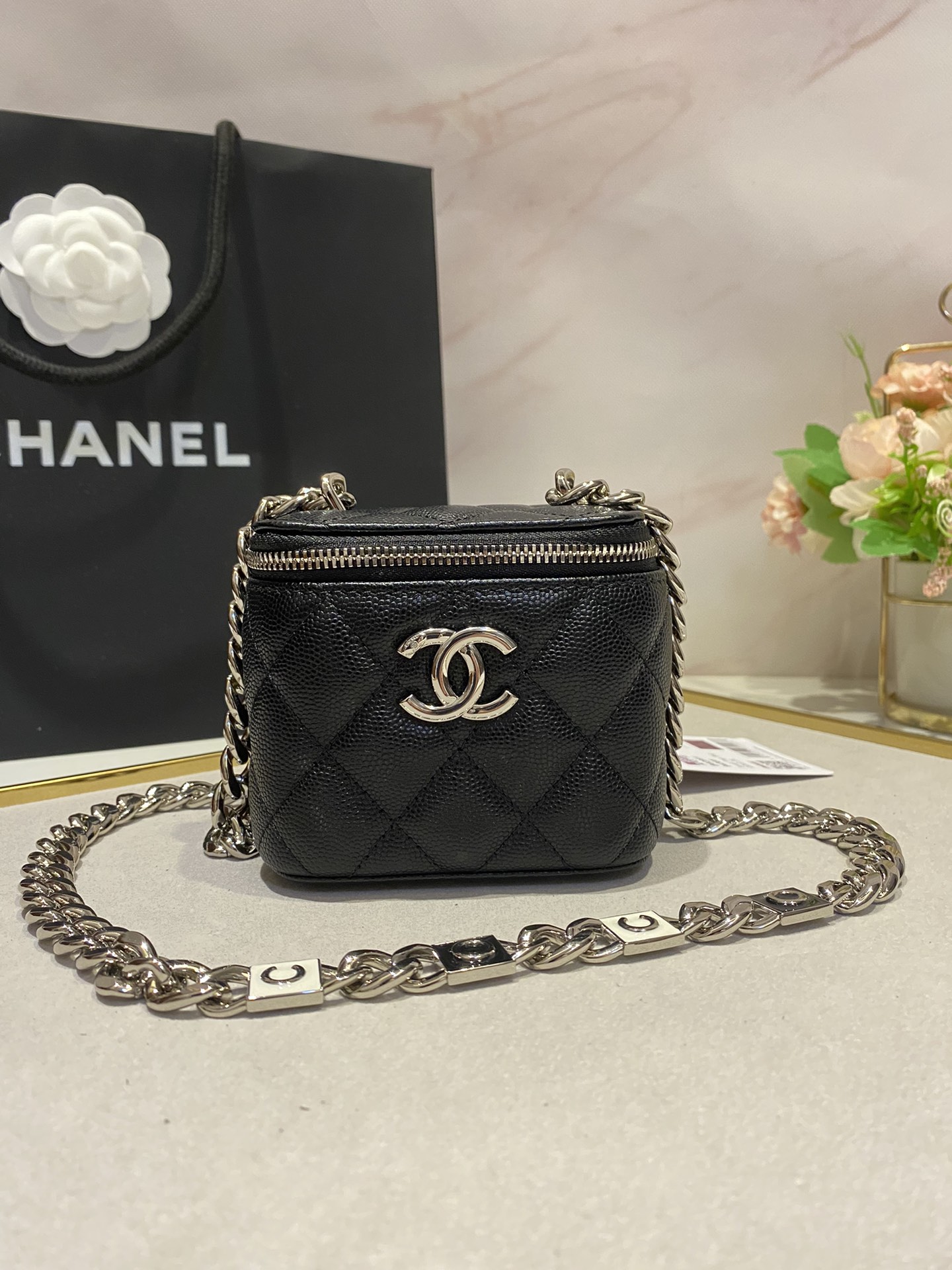 [TOP] CHANEL Enamel Buckle Chain Box 12*9*7cm  - SHW