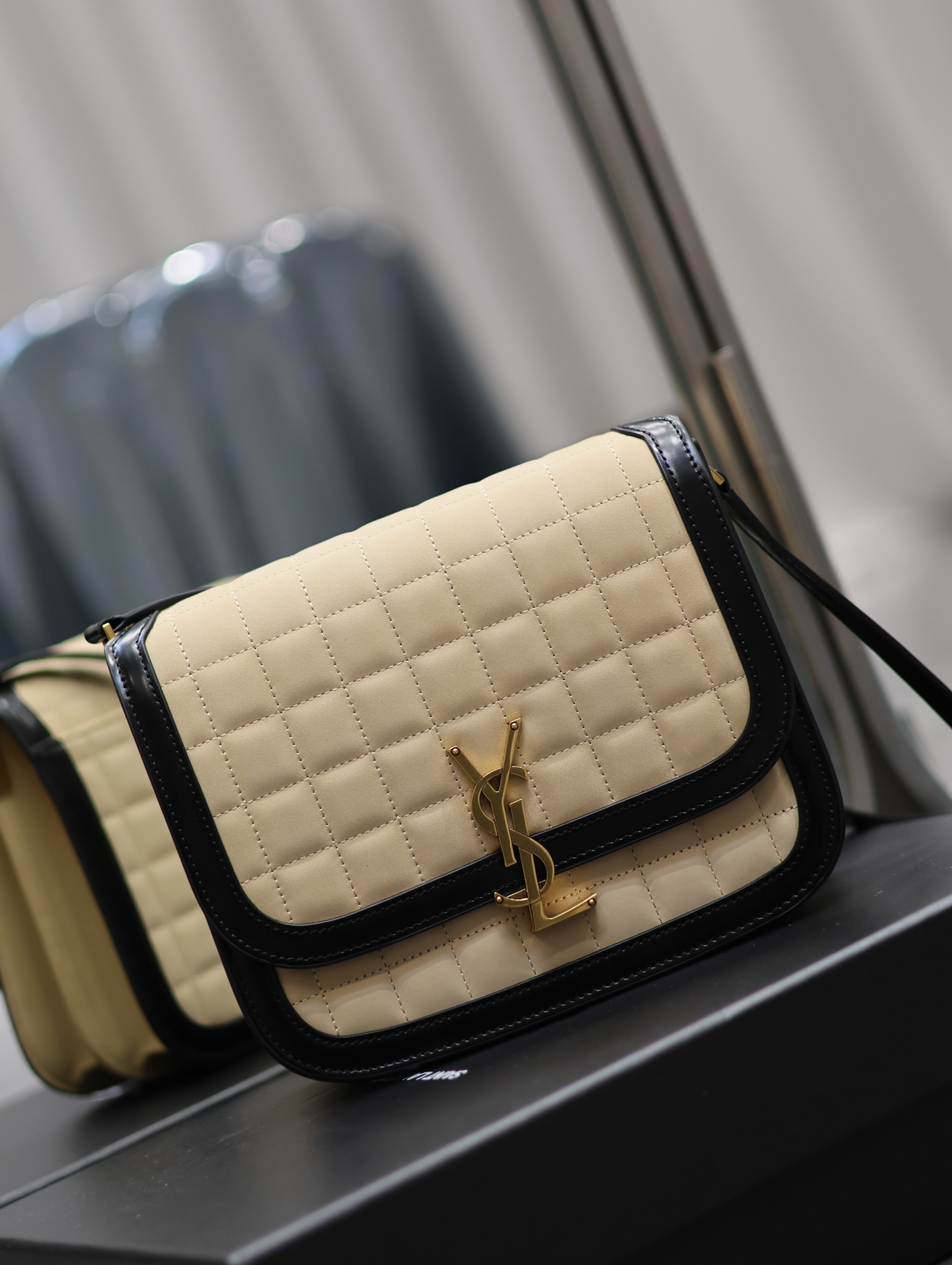 [TOP] Yves Saint Laurent YSL 𝑺𝑶𝑳𝑭𝑬𝑹𝑰𝑵𝑶 Handbag