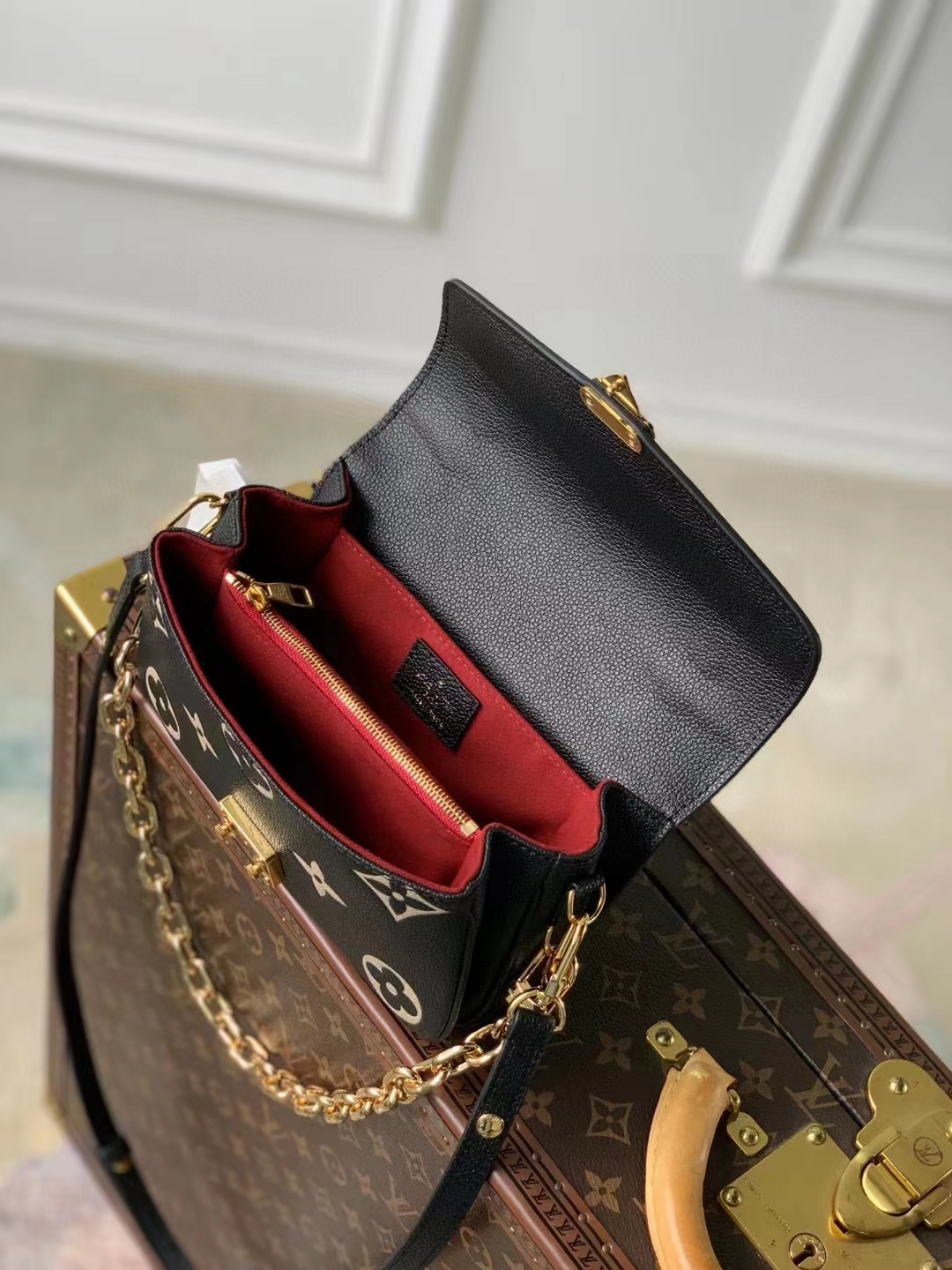 [TOP] Louis Vuitton LV East West Bag 21.5/6/13.5cm- Monogram