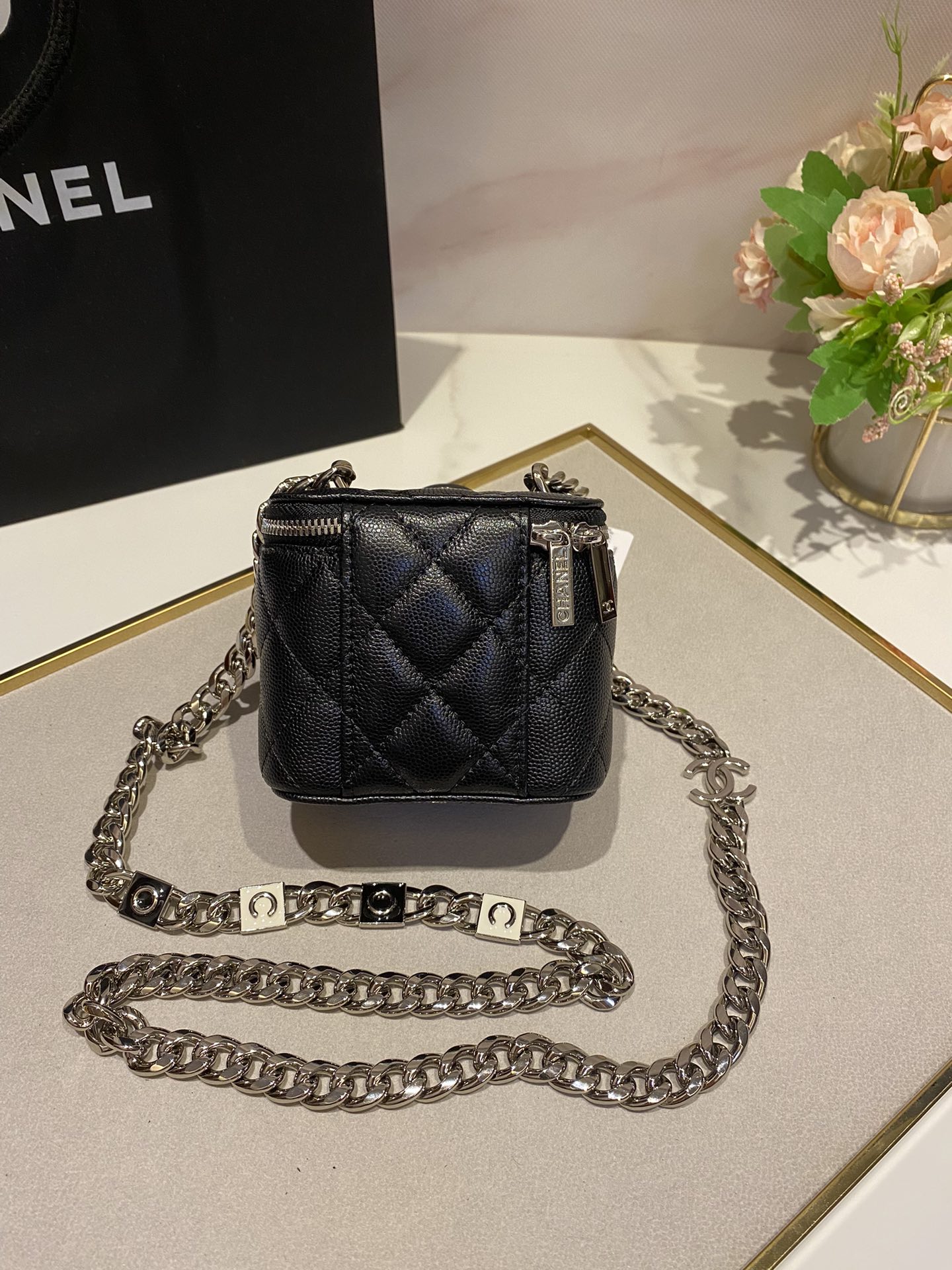 [TOP] CHANEL Enamel Buckle Chain Box 12*9*7cm  - SHW