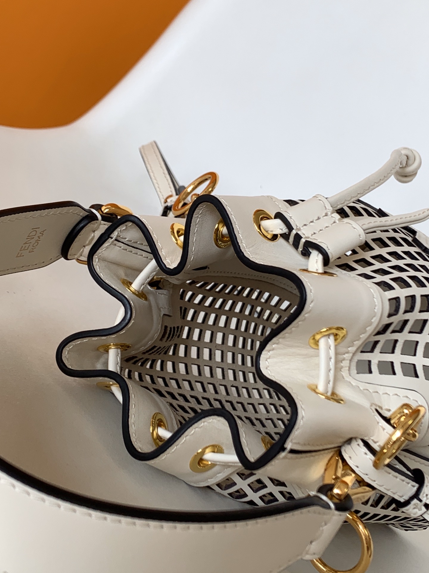 [TOP] FENDI Mon Tresor HandBag - 2 Color