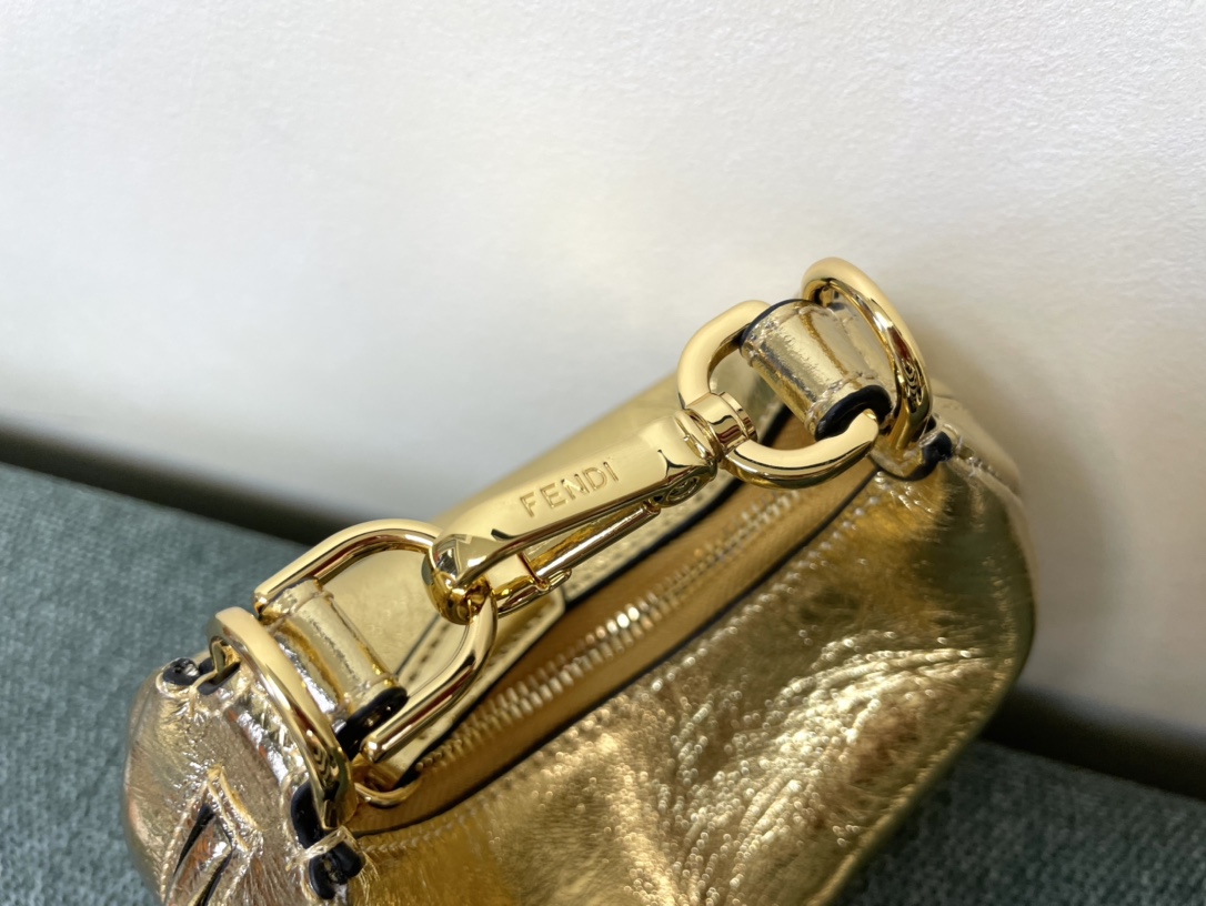 [TOP] FENDI Graphy Mini Bag - Gold