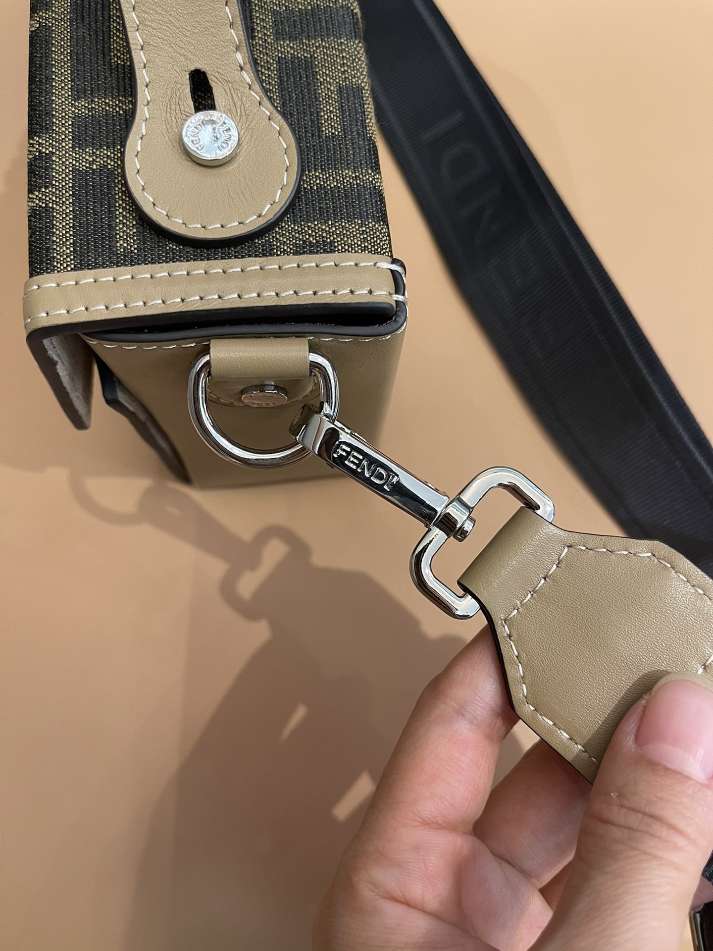 [TOP] FENDI HandBag 22*13*6.5cm