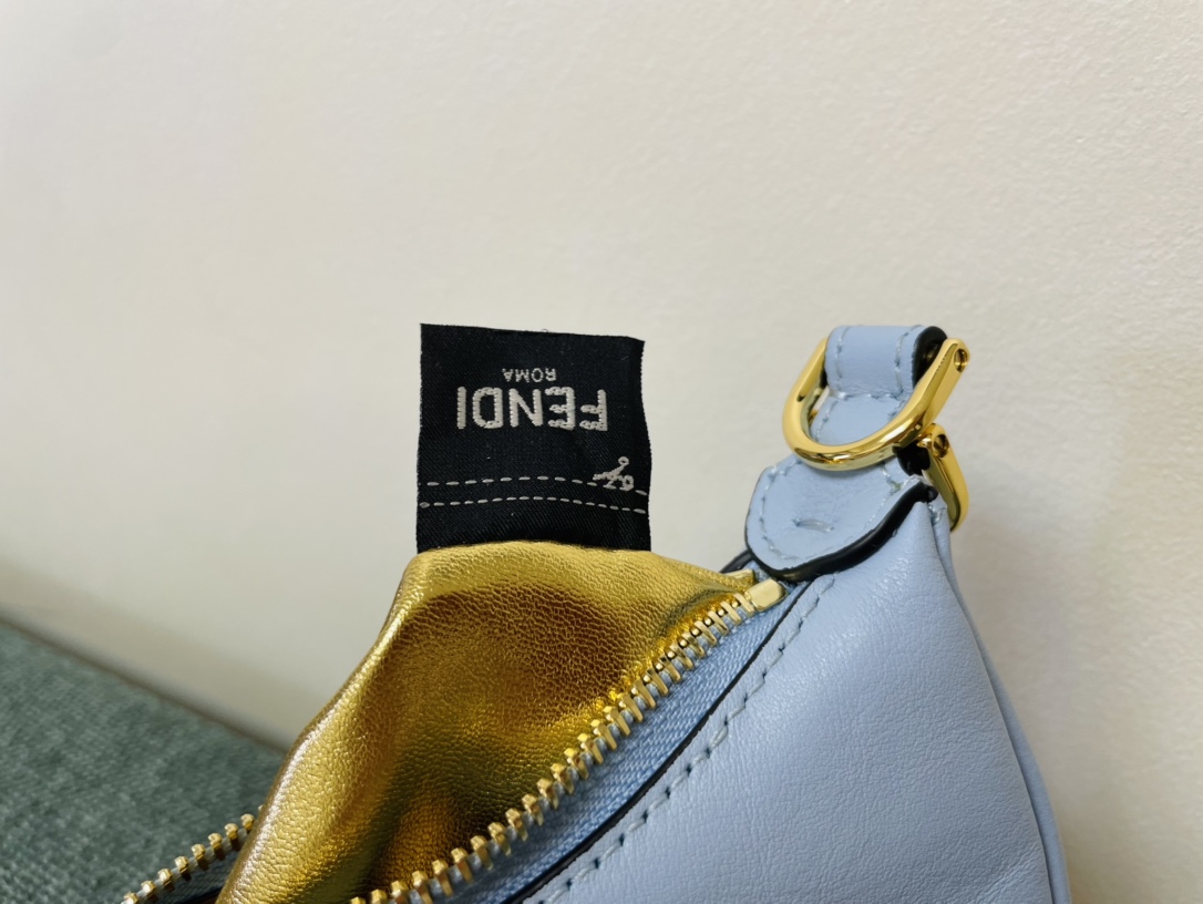 [TOP] FENDI Graphy Mini Bag - Blue