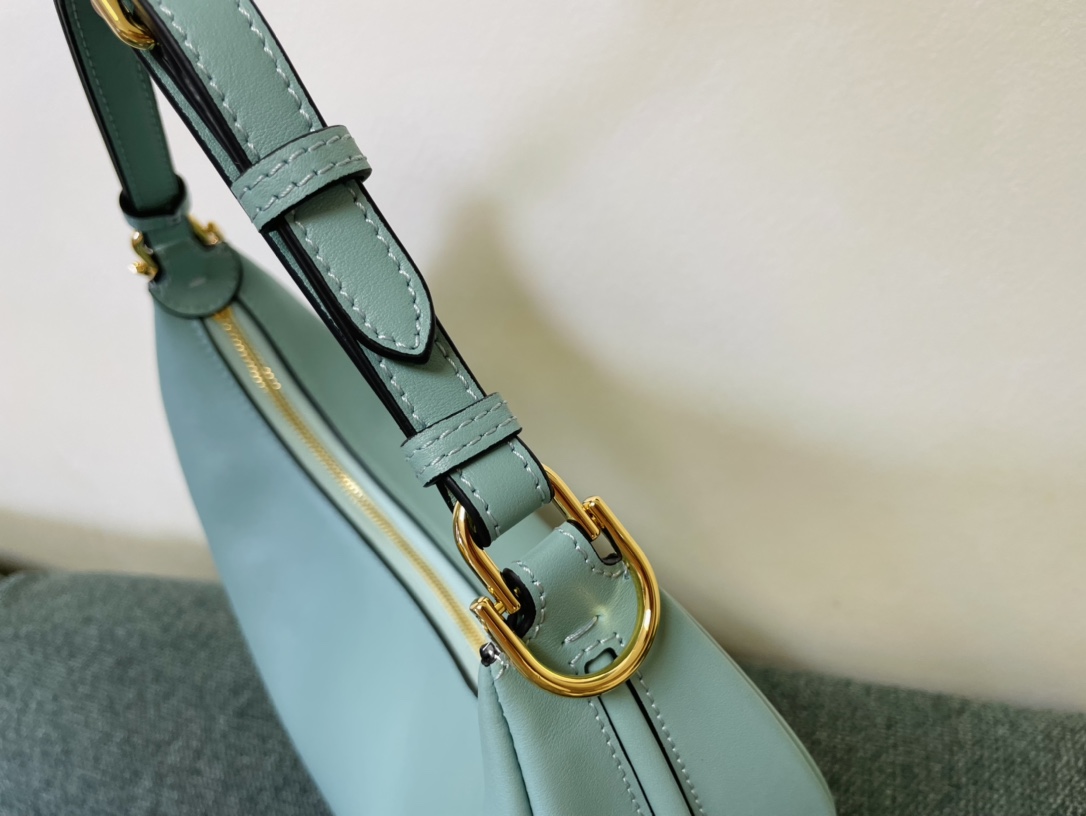 [TOP] FENDI Graphy Bag - Green