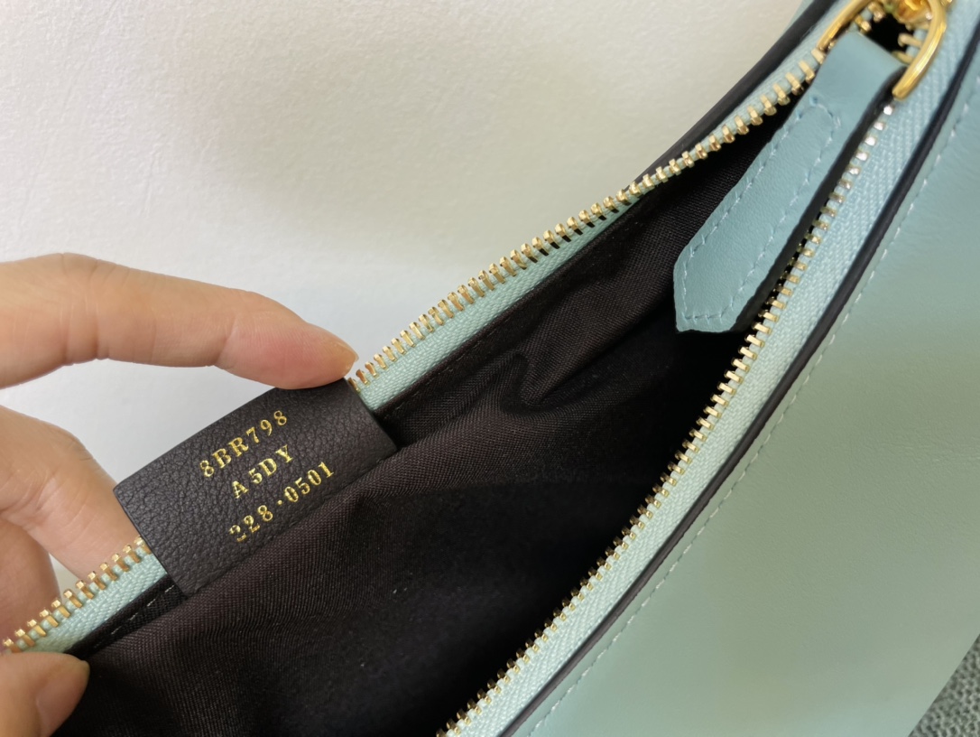 [TOP] FENDI Graphy Bag 5×16.5×14 - Green