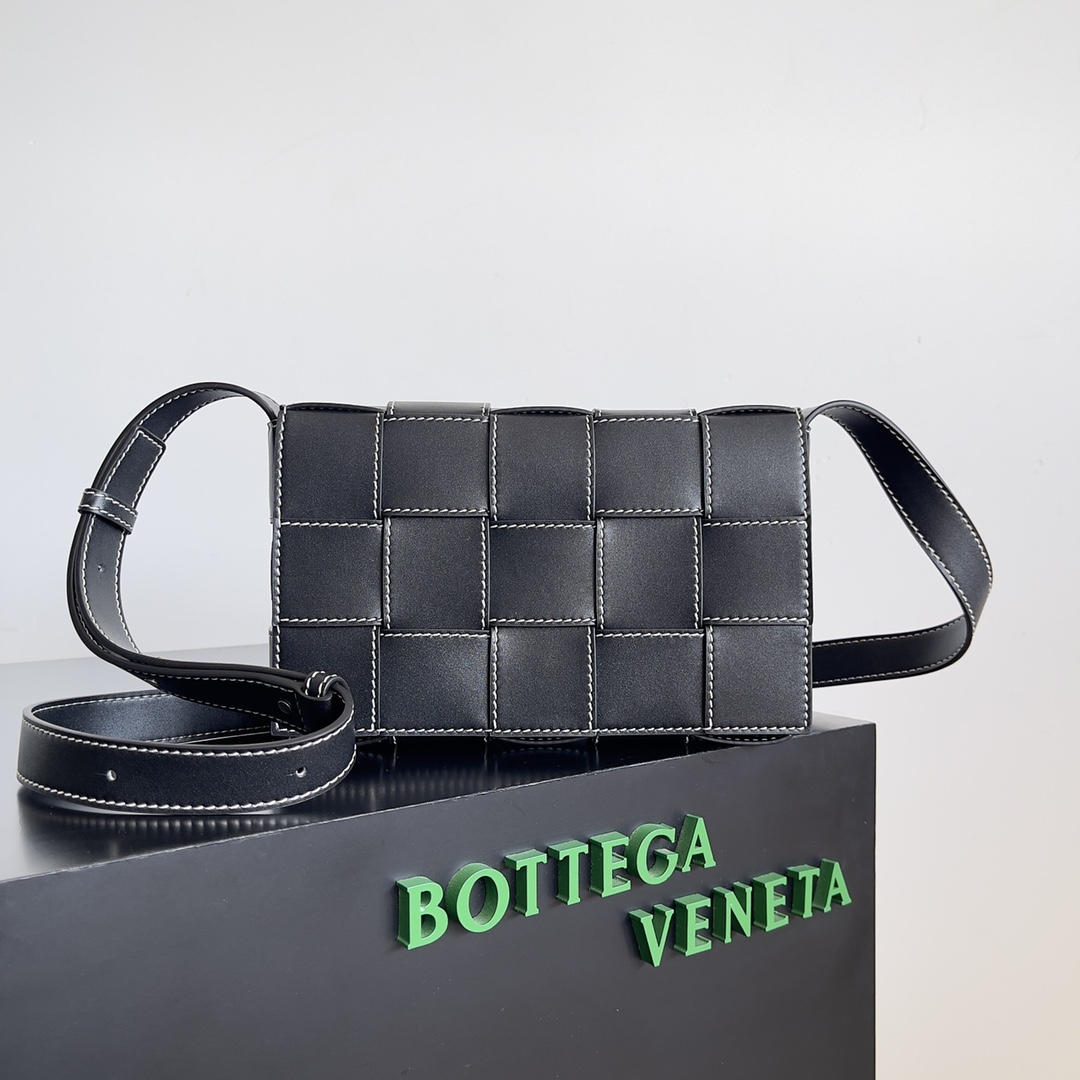 [TOP] Bottega Veneta BV Cassette Bags- Black