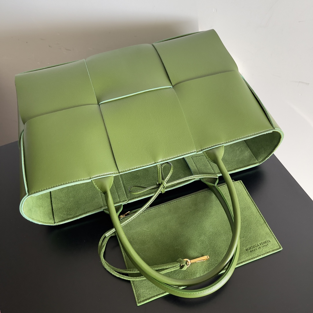 [TOP] Bottega Veneta BV Tote - Green