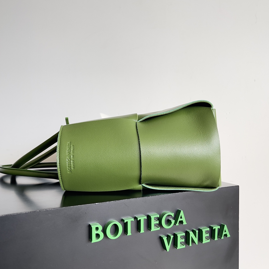 [TOP] Bottega Veneta BV Tote - Green