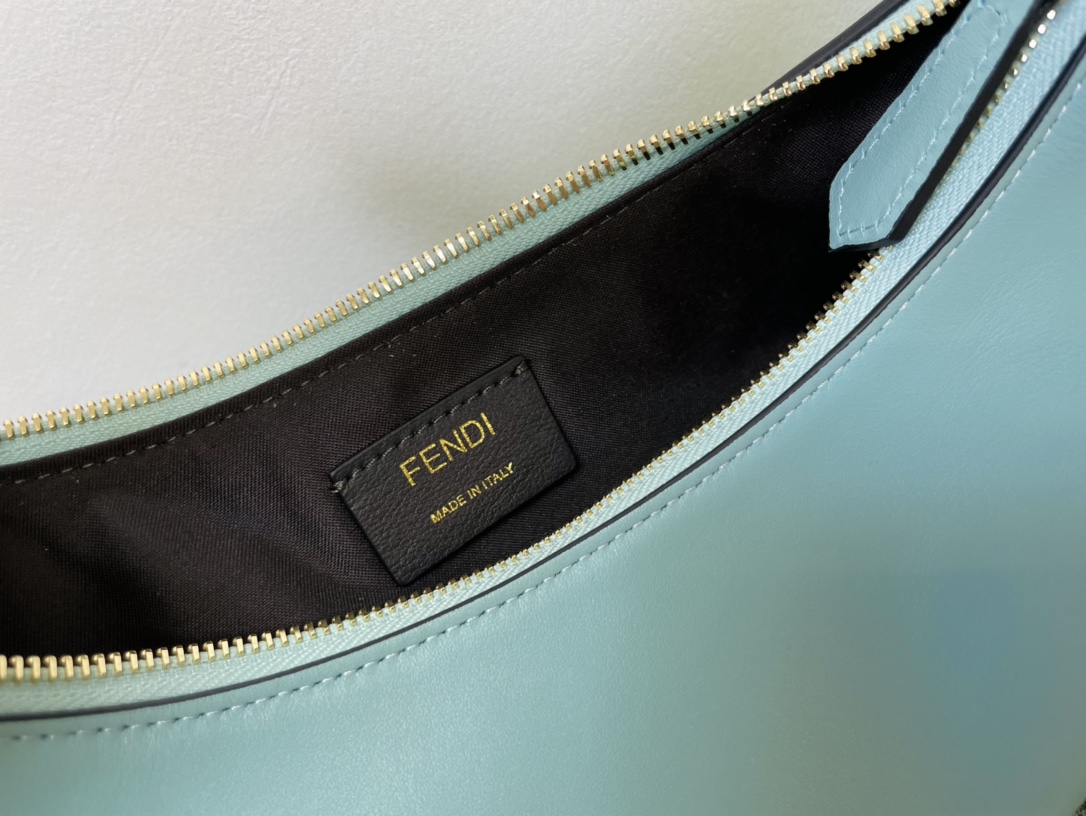 [TOP] FENDI Graphy Bag - Green
