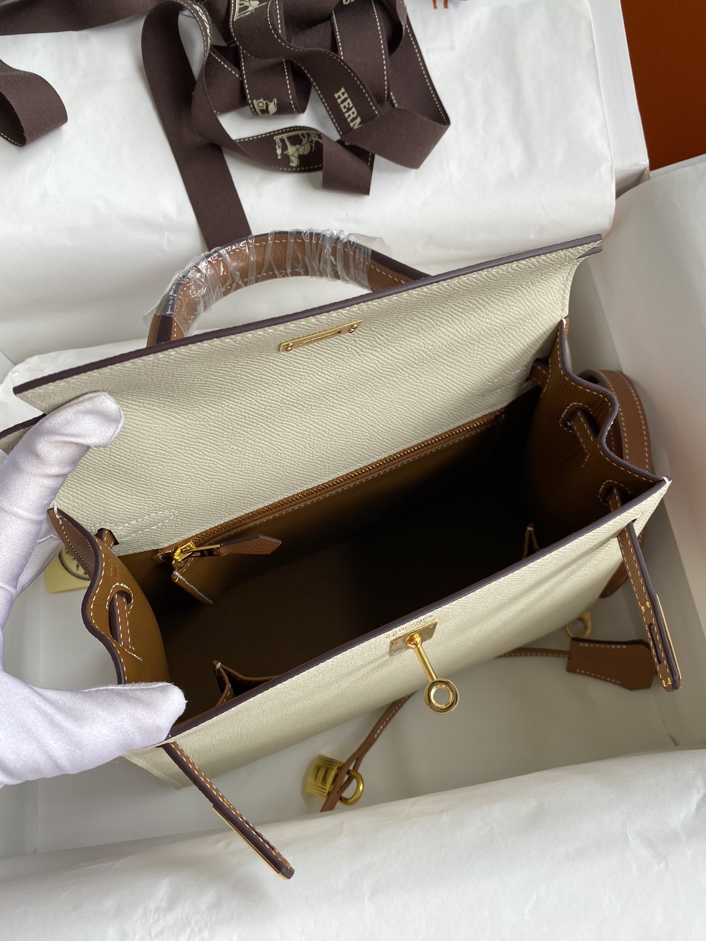 [TOP] HERMES Kelly Epsom Leather 25cm -  White & GHW