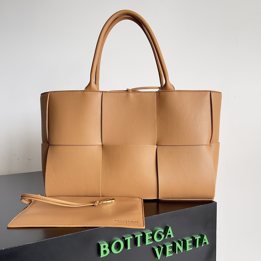 [TOP] Bottega Veneta BV Tote - Brown