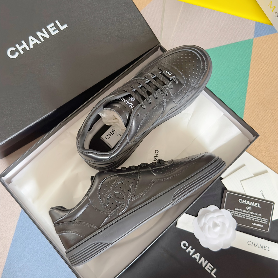 [TOP] CHANEL 23A Sneaker - Black