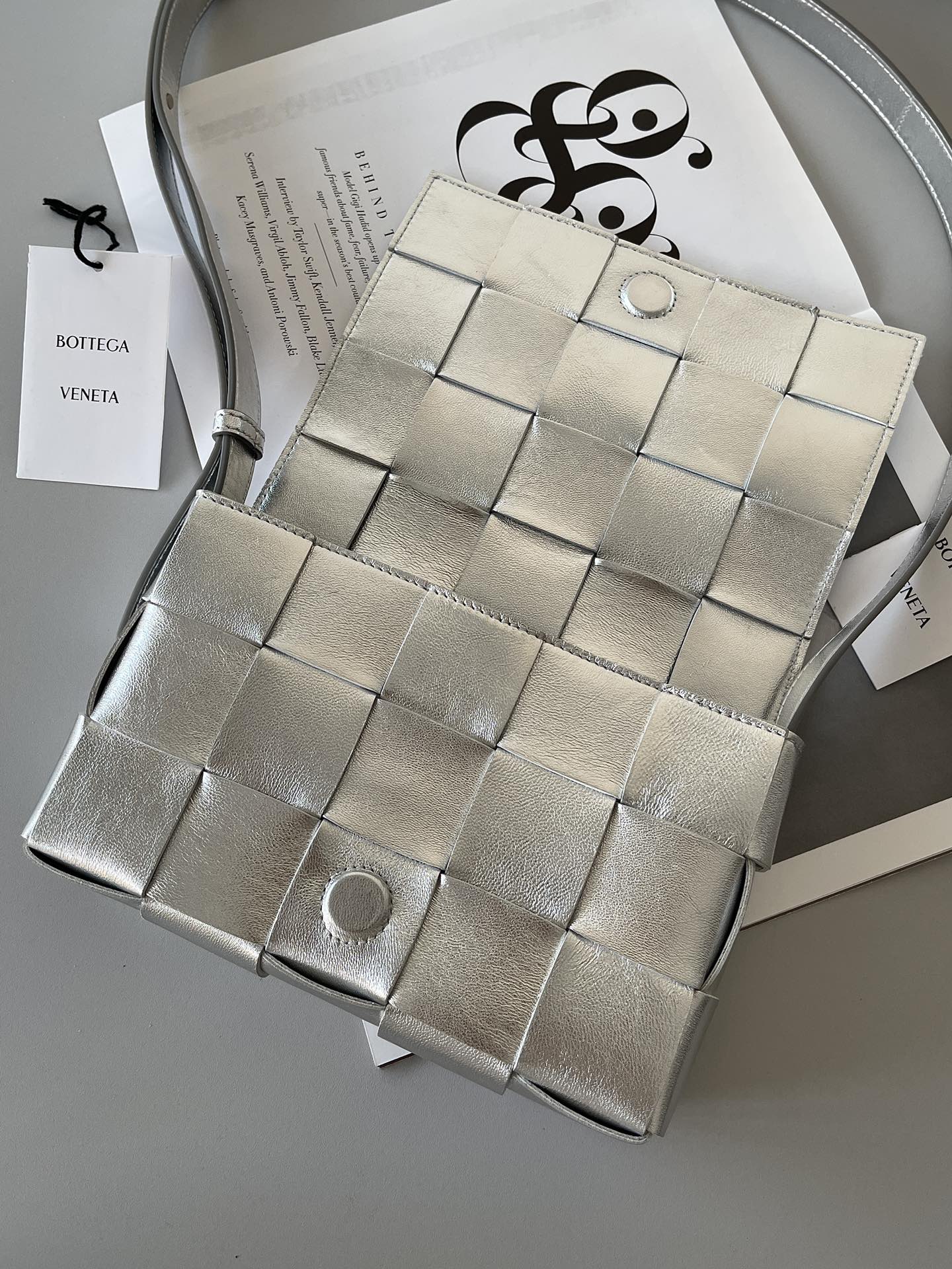 [TOP] Bottega Veneta BV Cassette Bags- Silver