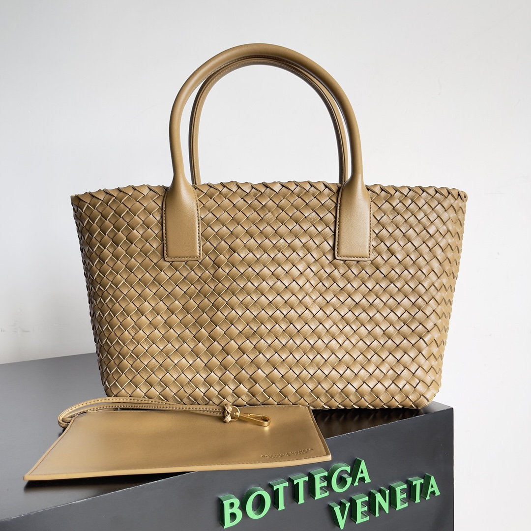 [TOP] Bottega Veneta BV Medium Cabat Bags - Brown