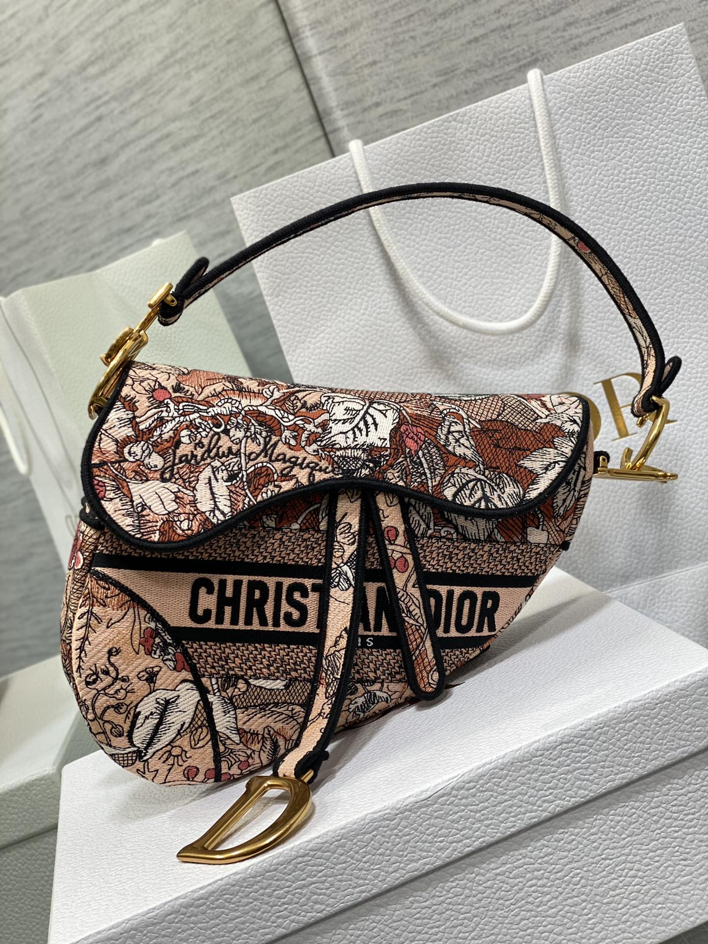 [TOP] Christian Dior Saddle Bag 25 cm - Magic Garden