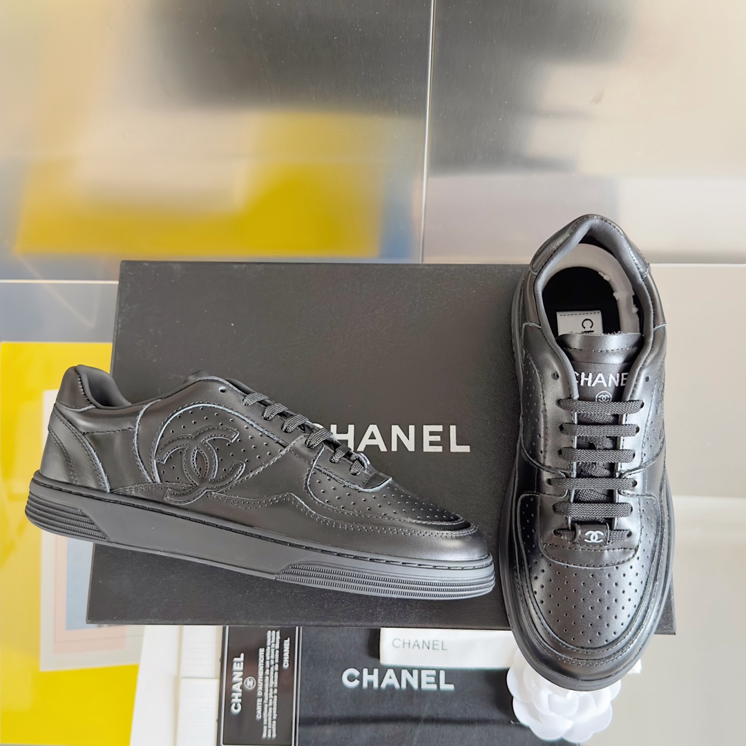 [TOP] CHANEL 23A Sneaker - Black