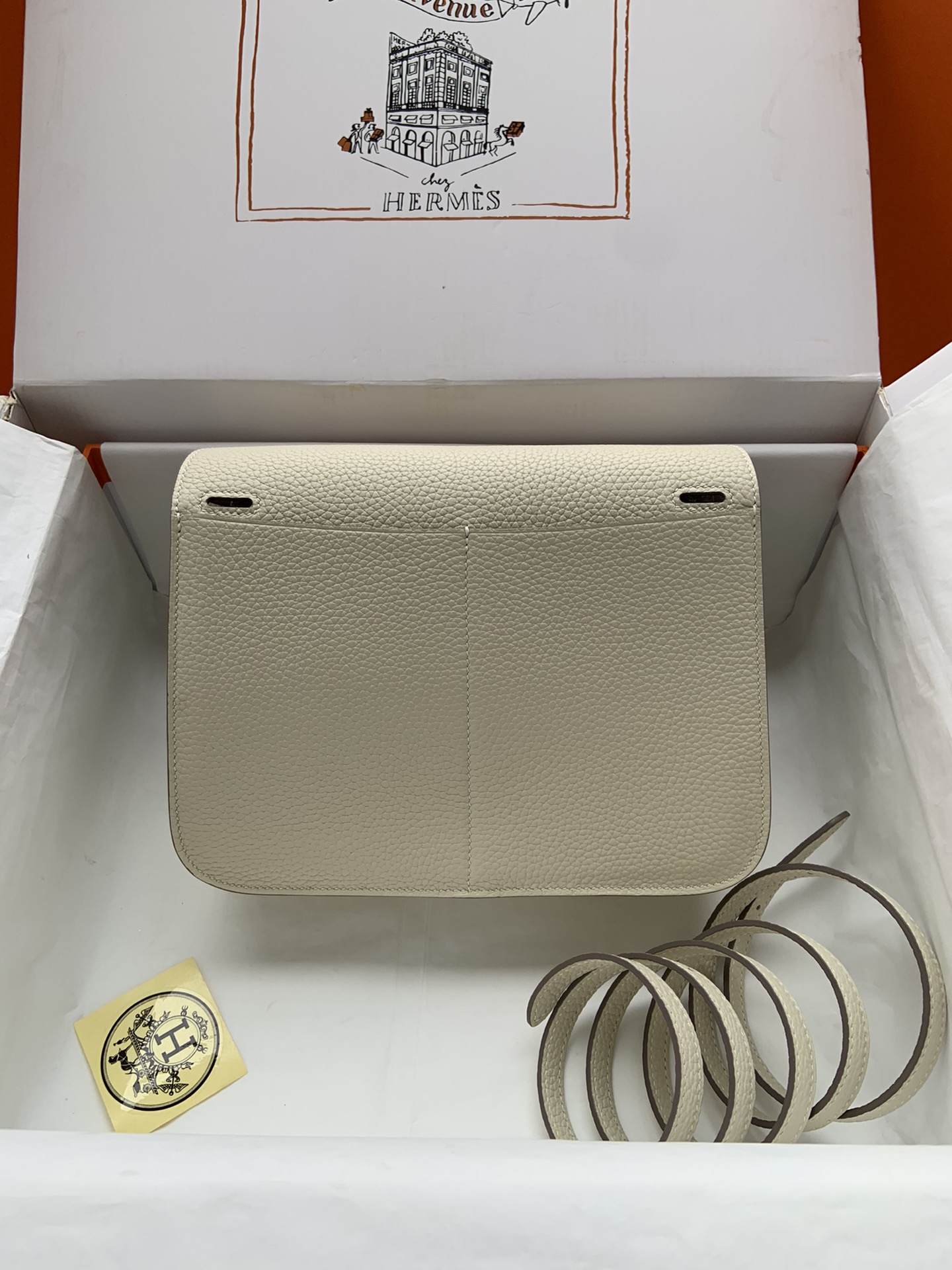 [TOP] HERMES  Clemence Leather Halzan Bag 25cm - White