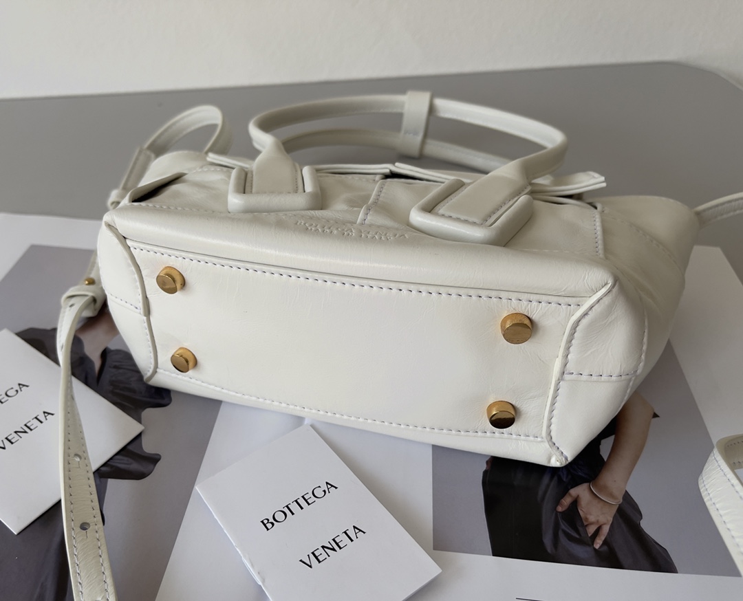 [TOP] Bottega Veneta BV Mini Arco Bags Wax leather - White