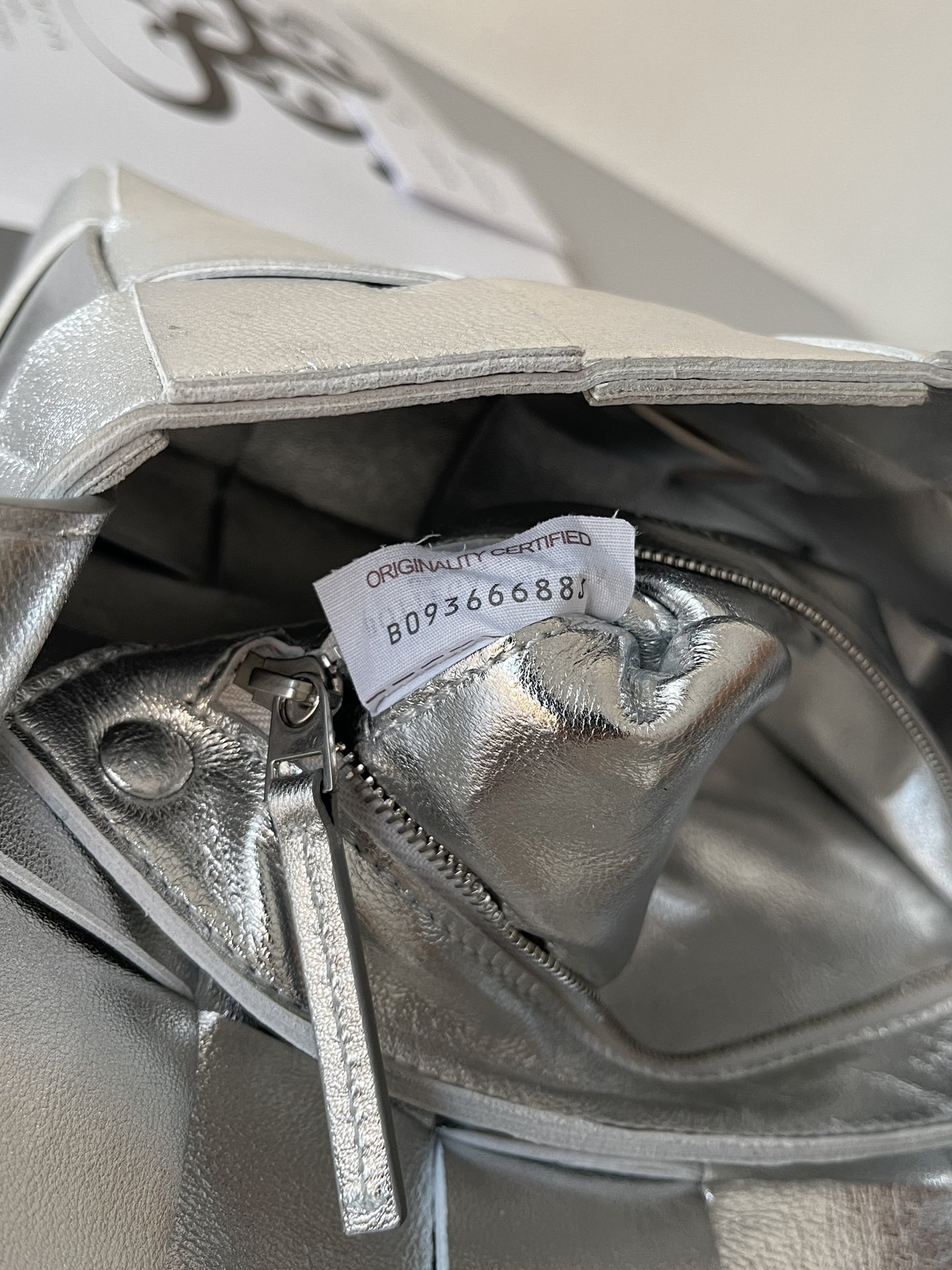[TOP] Bottega Veneta BV Cassette Bags- Silver