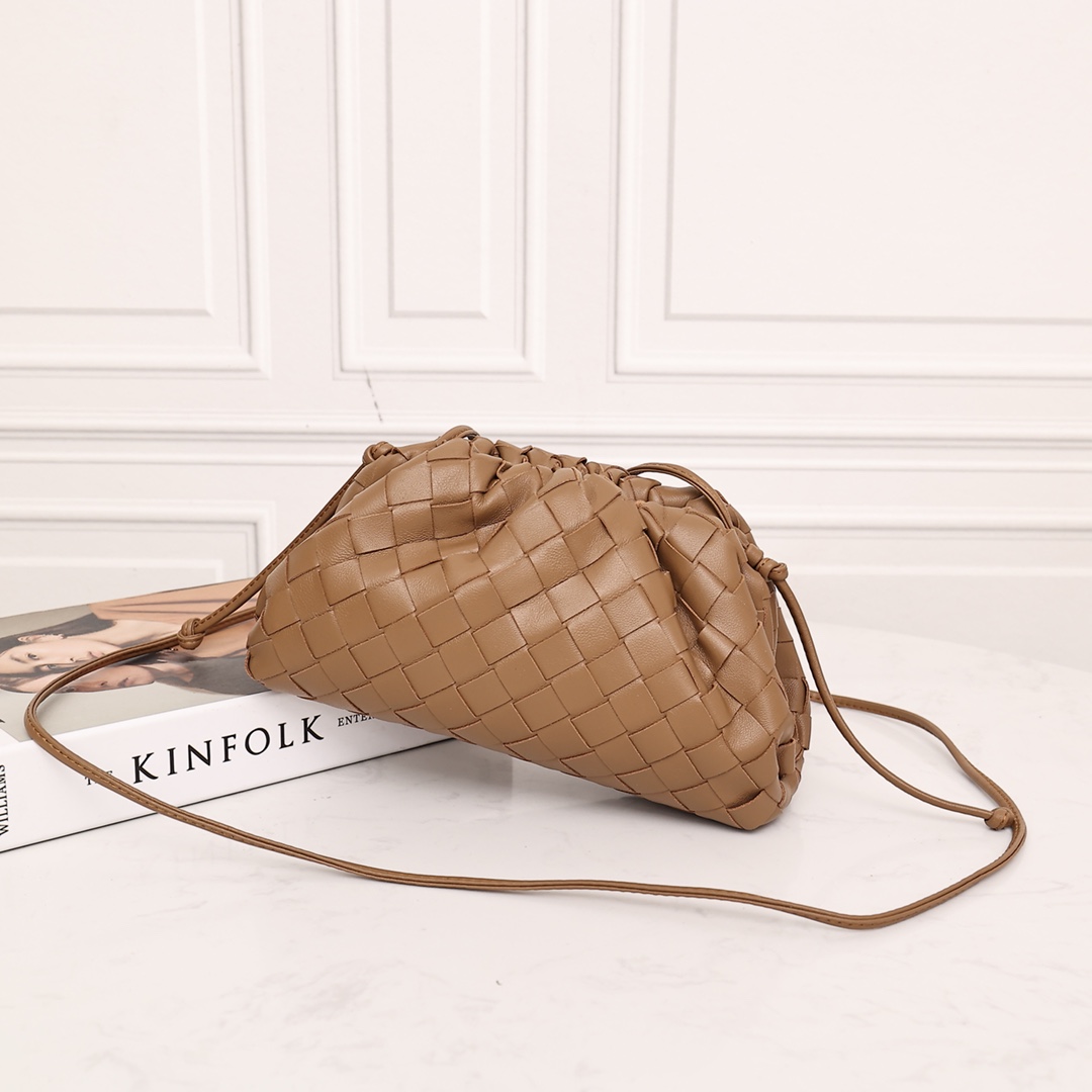 [TOP] Bottega Veneta BV Mini Pouch Bag - Brown