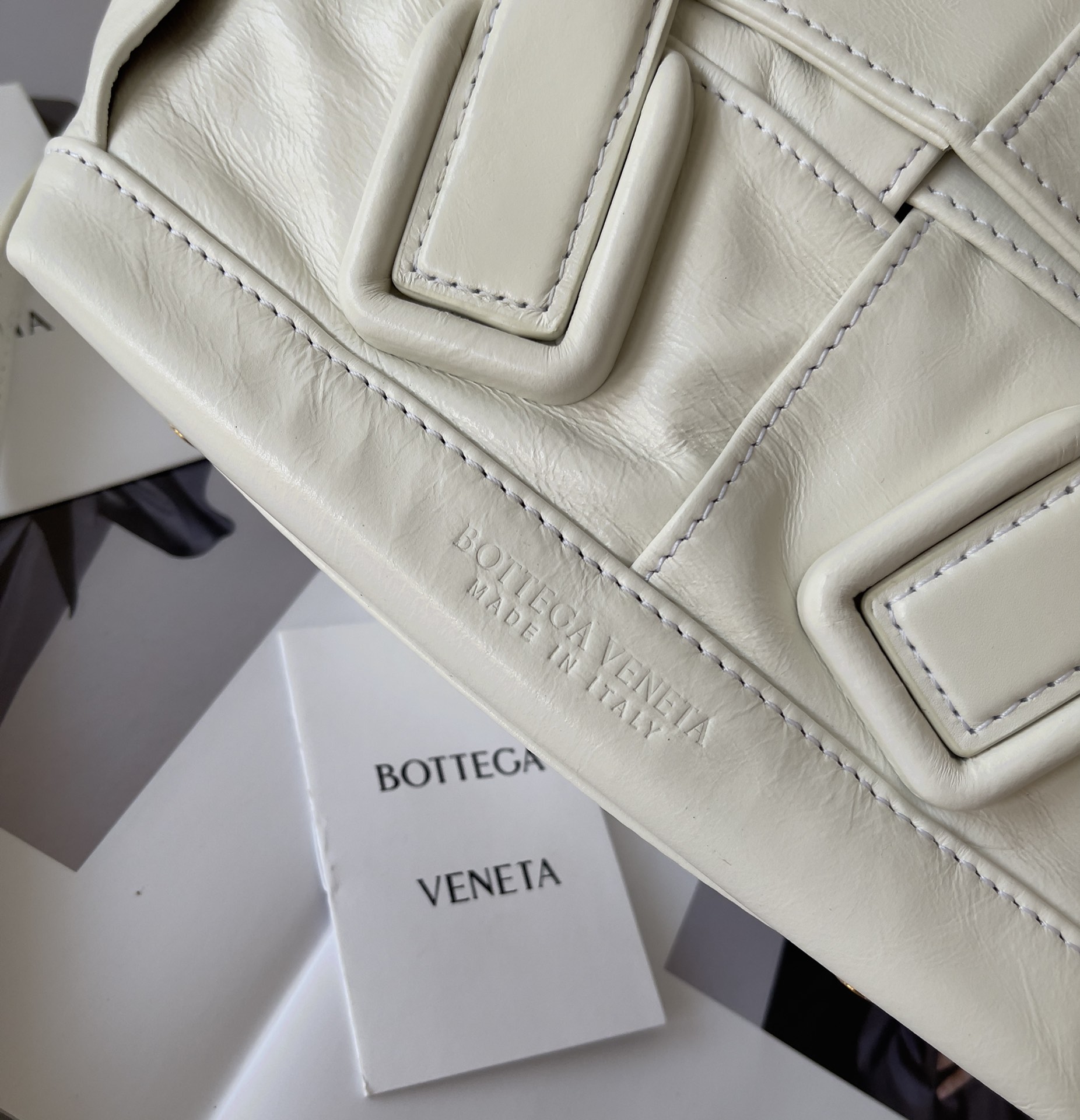 [TOP] Bottega Veneta BV Mini Arco Bags Wax leather - White