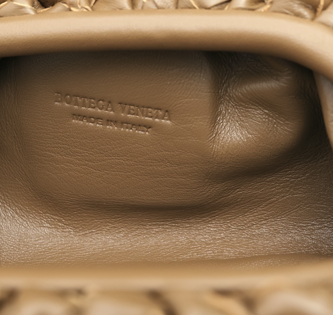 [TOP] Bottega Veneta BV Mini Pouch Bag - Brown