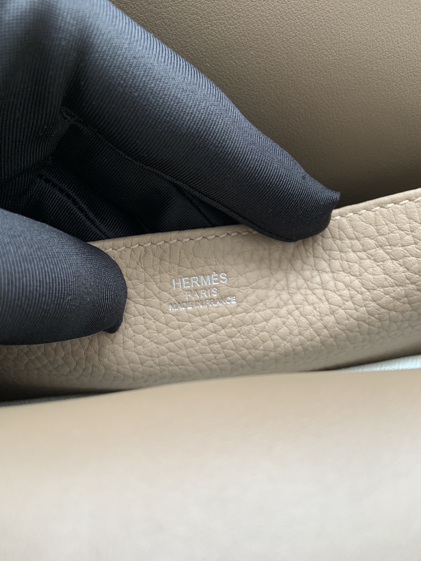 [TOP] HERMES  Clemence Leather Halzan Bag 25cm - Grey