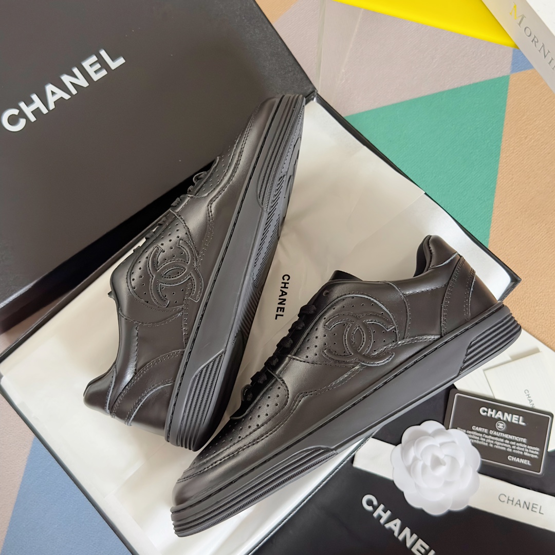 [TOP] CHANEL 23A Sneaker - Black