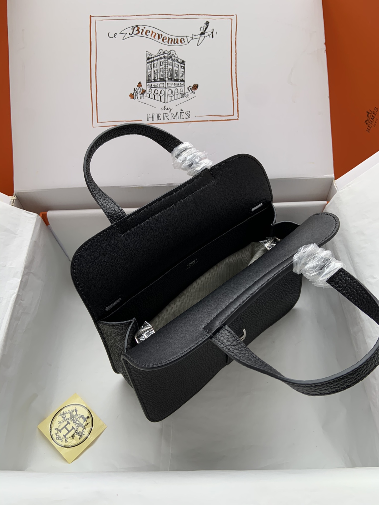 [TOP] HERMES  Clemence Leather Halzan Bag 25cm - Black