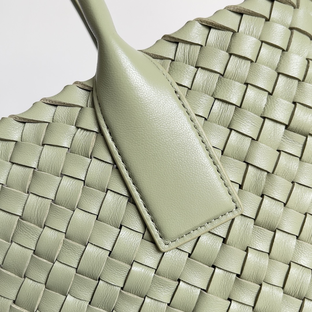[TOP] Bottega Veneta BV Medium Cabat Bags - Mint Green